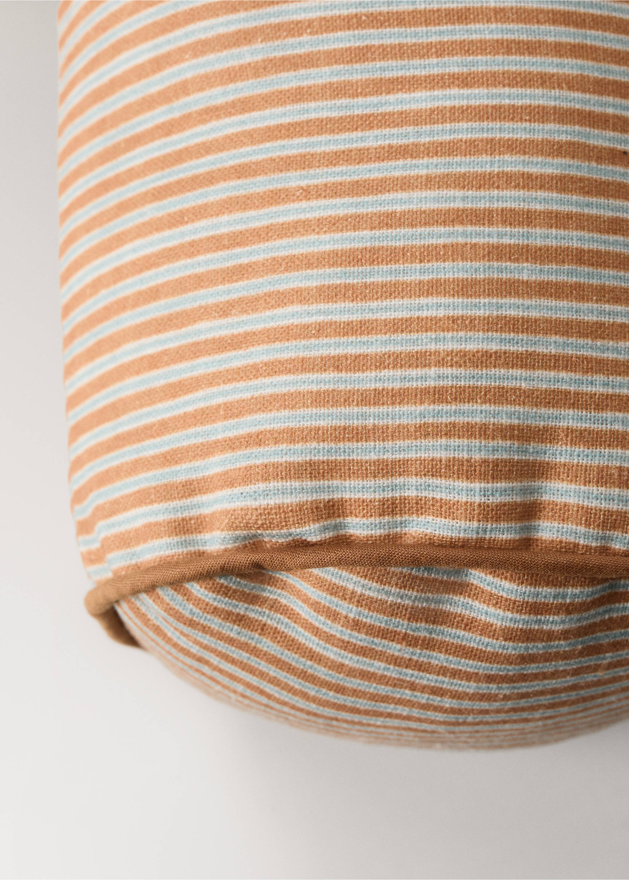 Two-tone striped children’s cushion cover 14 x 35 cm - Details of the article 3, Brown. Ref: 27003386-00.