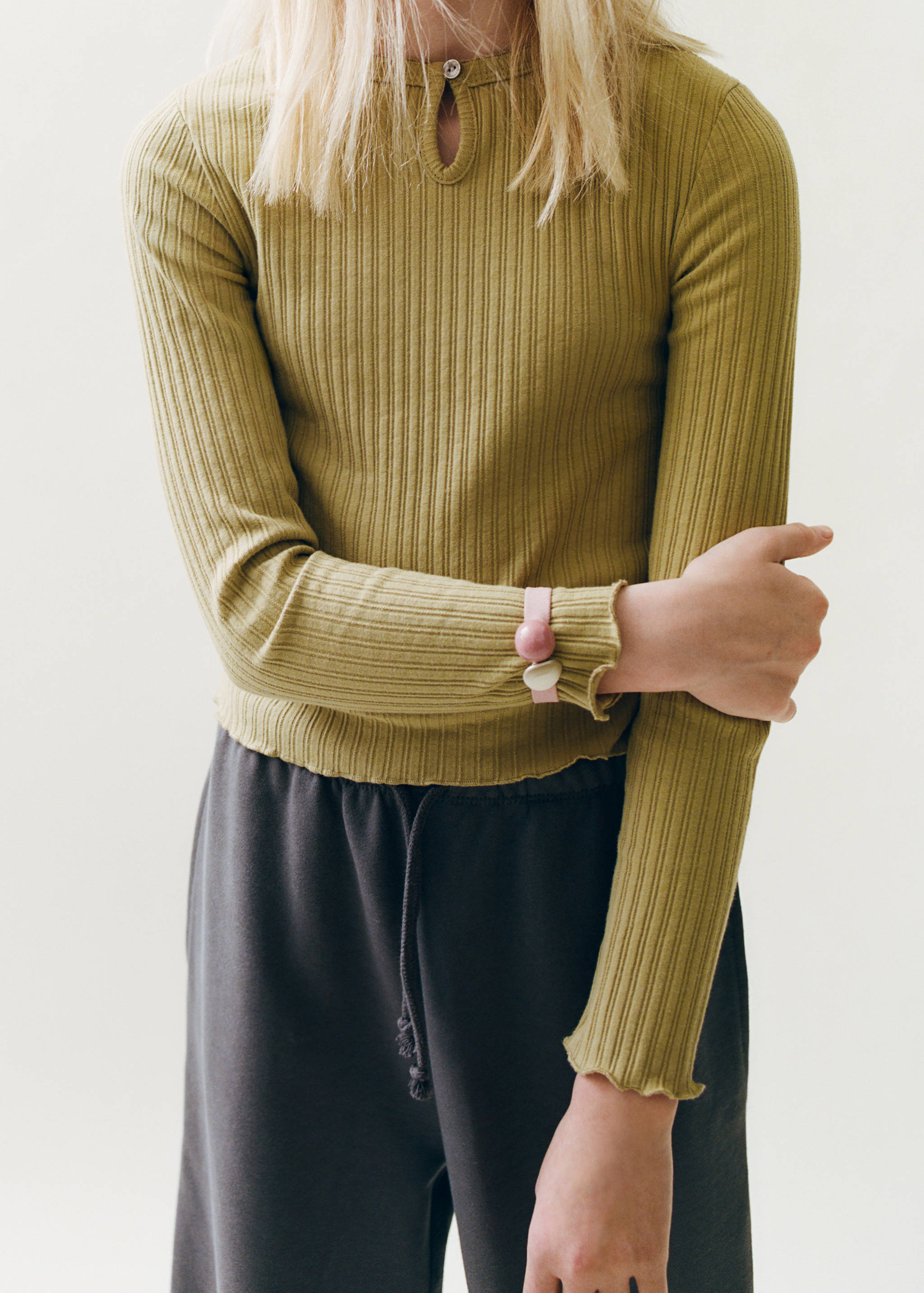 Ribbed long-sleeved t-shirt - Details of the article 5