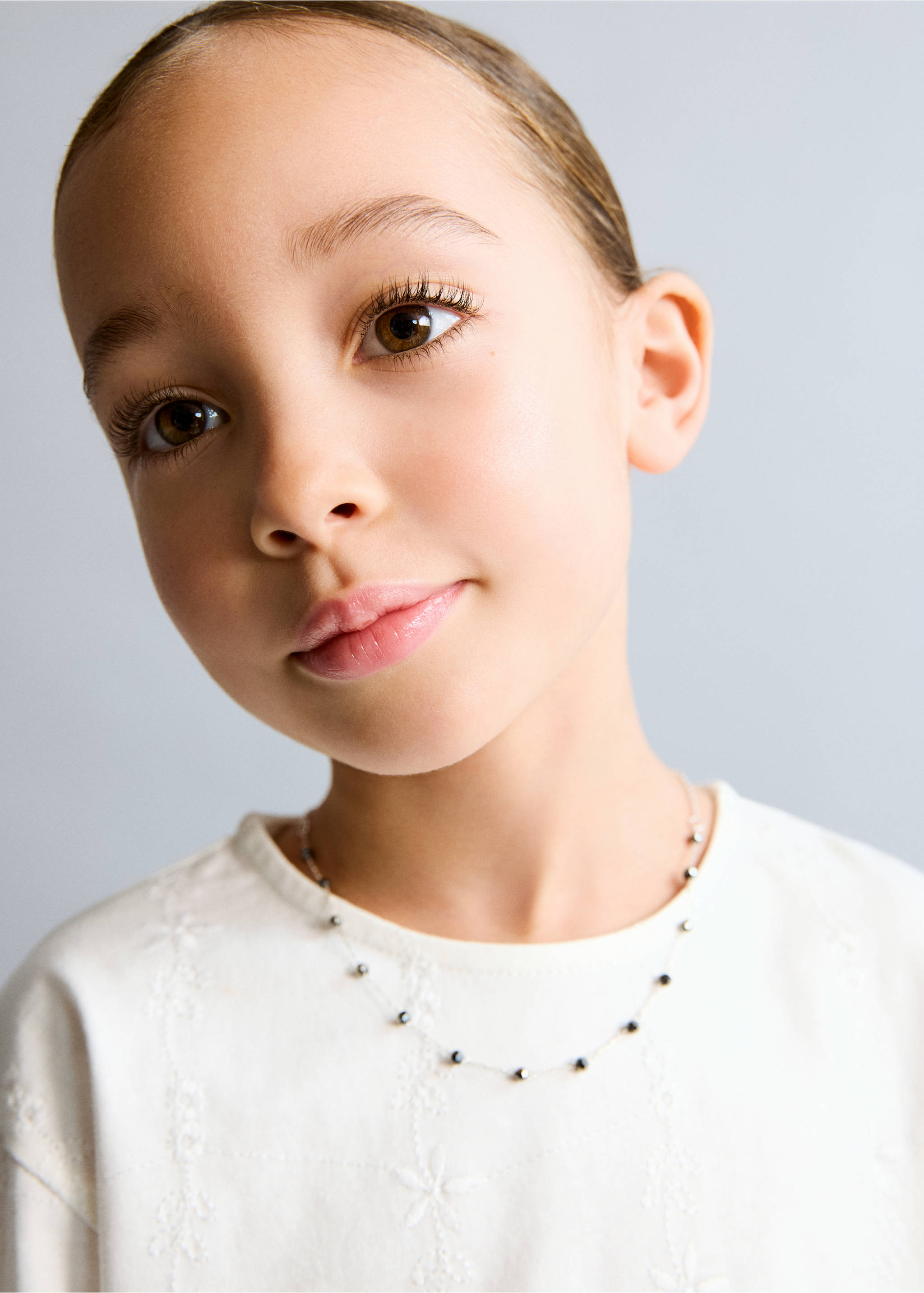 Samarreta detall brodat - Detall de l'article 1, Blanc trencat. Ref: 27003724-00.