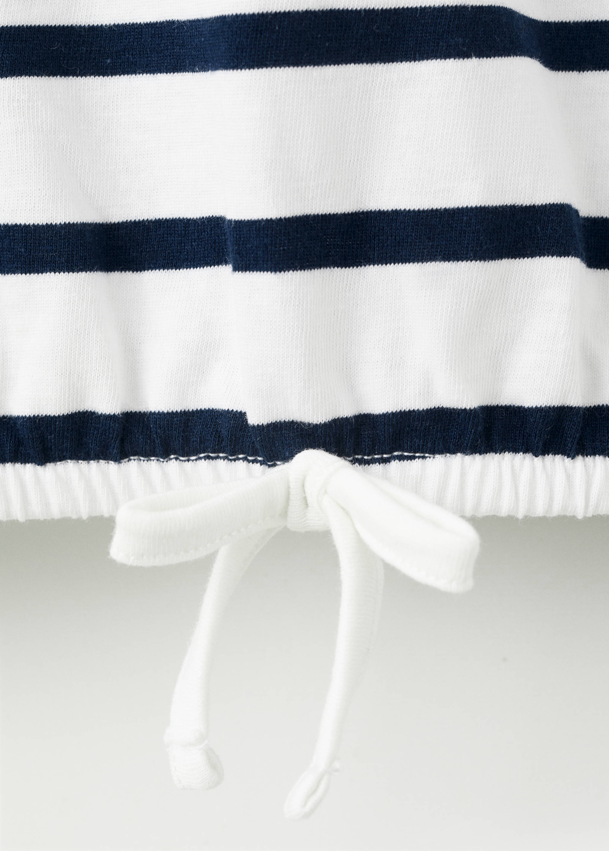 Striped T-shirt with tie detail - Details of the article 8