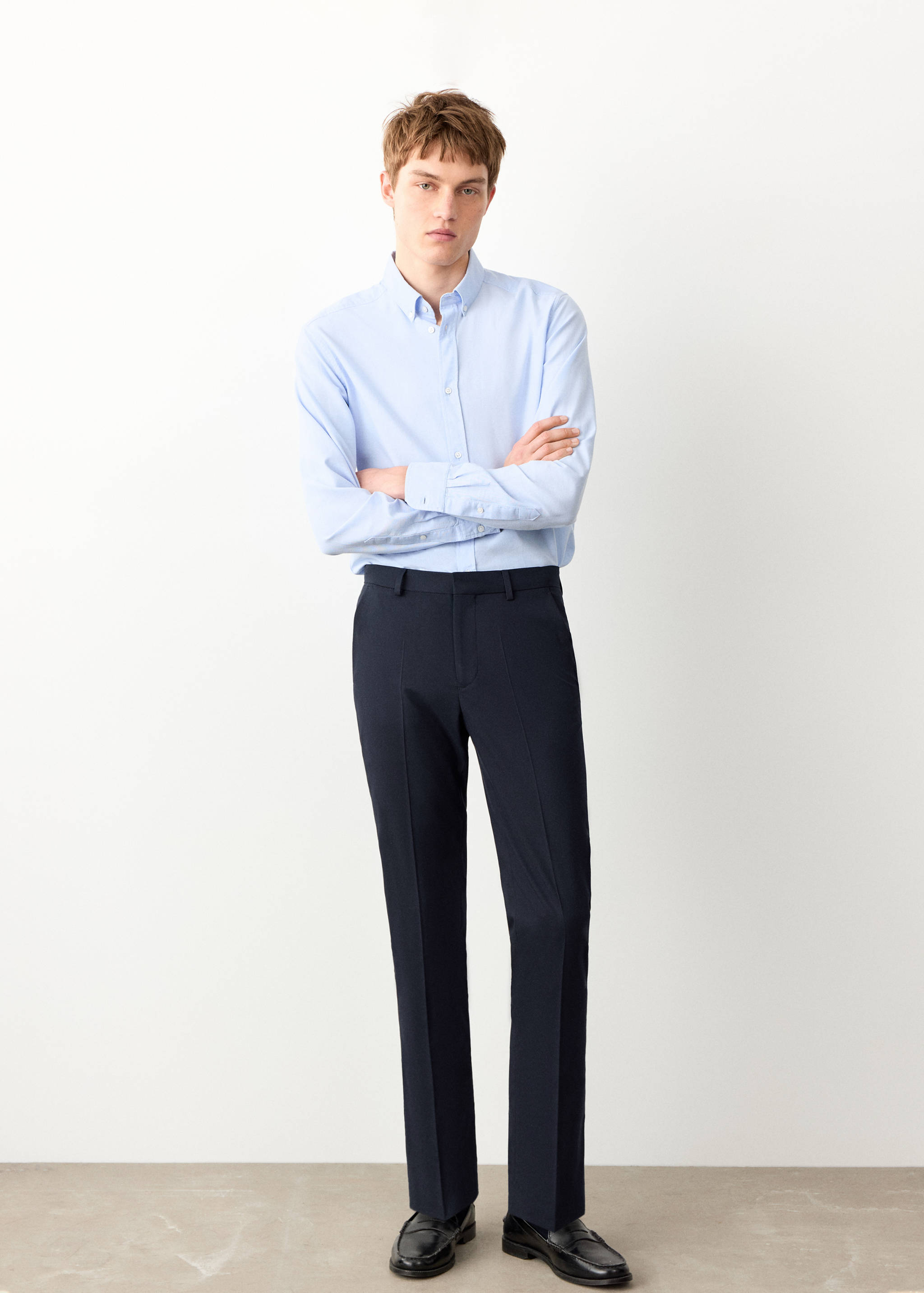 Pantalón recto traje - Plano medio