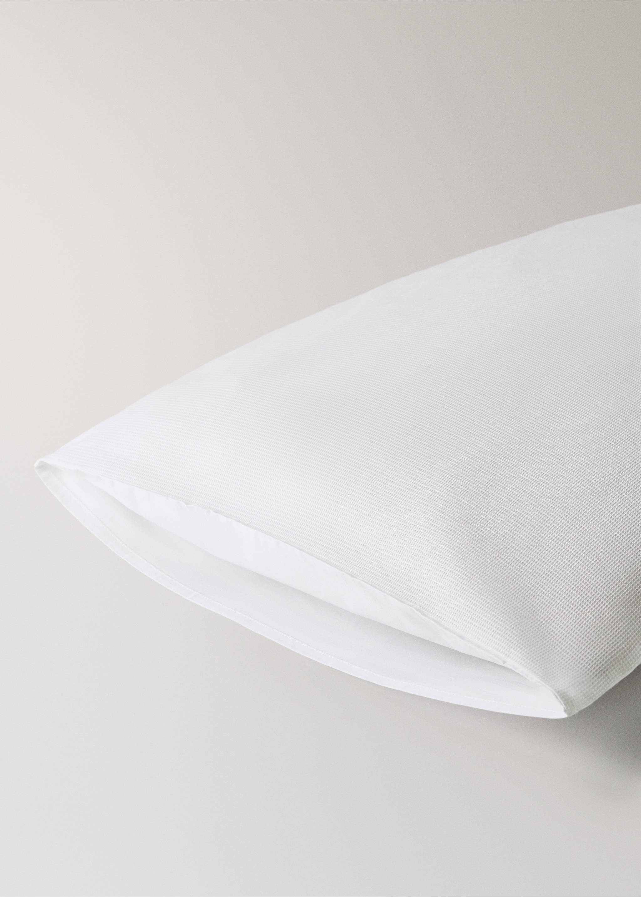 Piqué percale cotton pillow cover 50x75cm - Details of the article 2, White. Ref: 27004075-00.