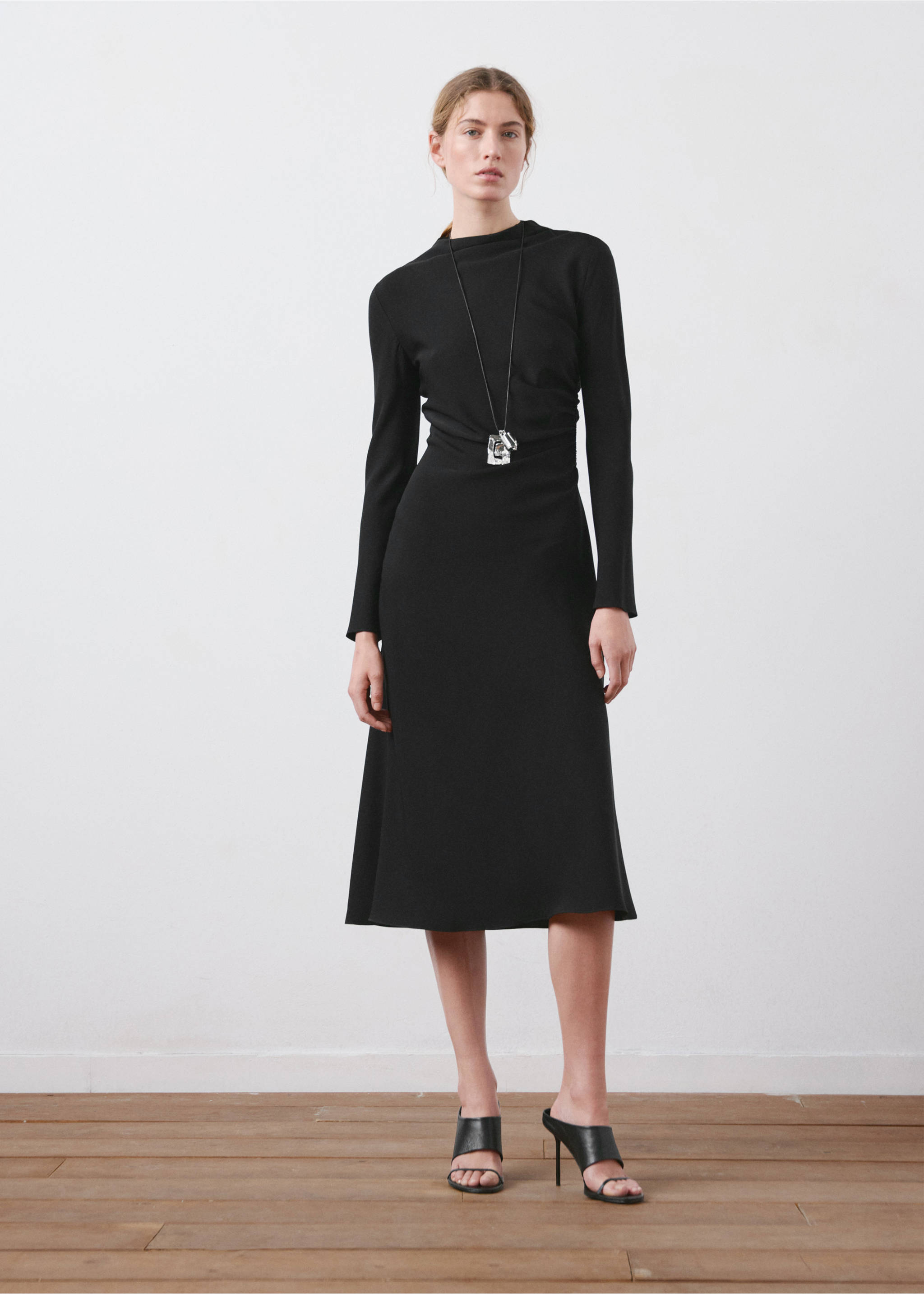 Robe midi froncée - Plan général, Noir. Ref: 27004097-00.