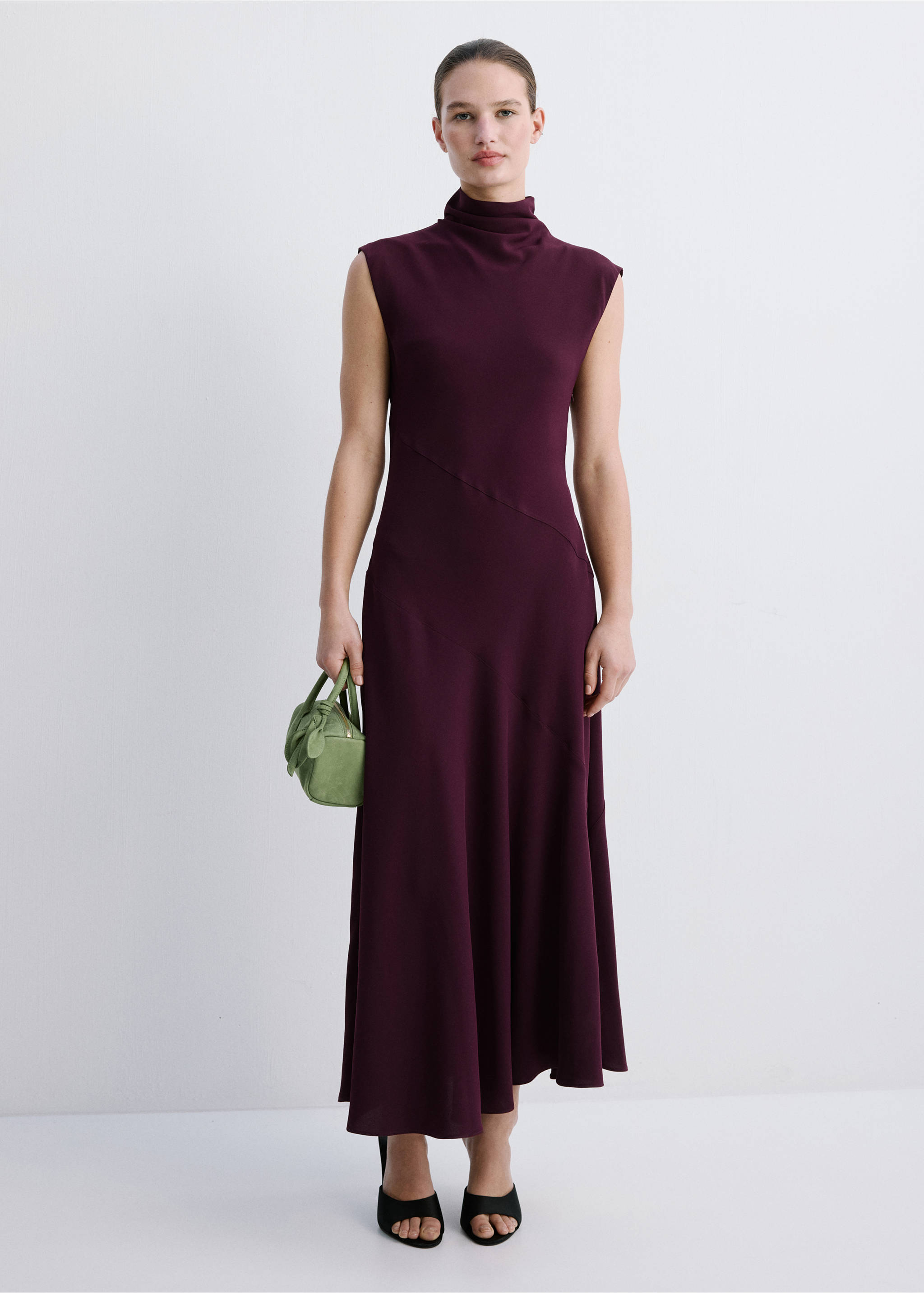 Long dress with draped neck - General plane, Wine. Ref: 27004100-00.