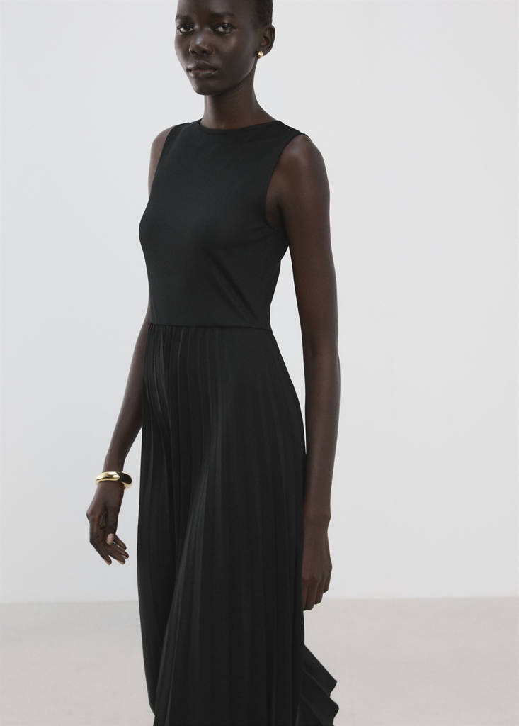Pleated long dress — Black