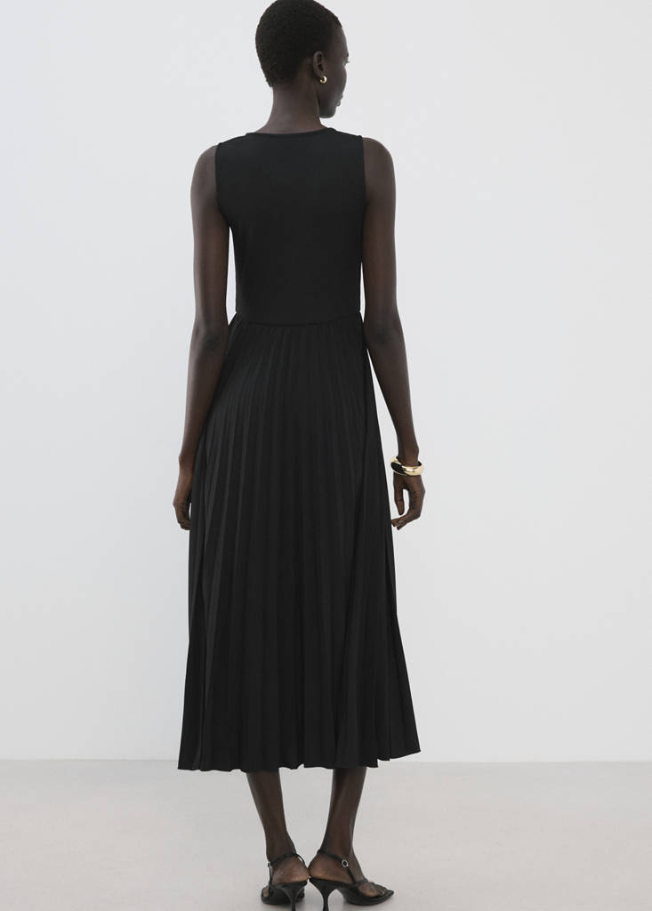 Pleated long dress — Black