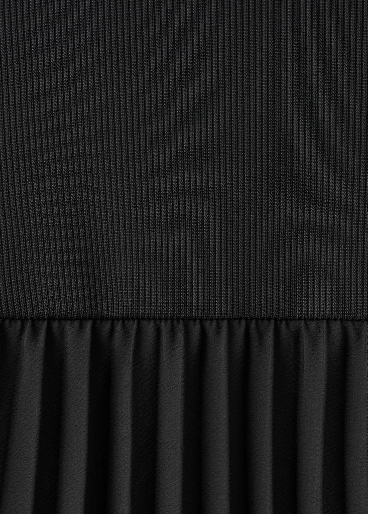 Pleated long dress — Black