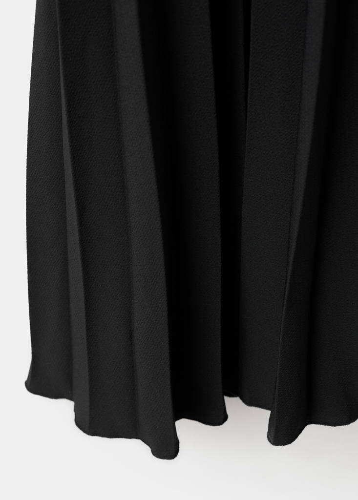Pleated long dress — Black