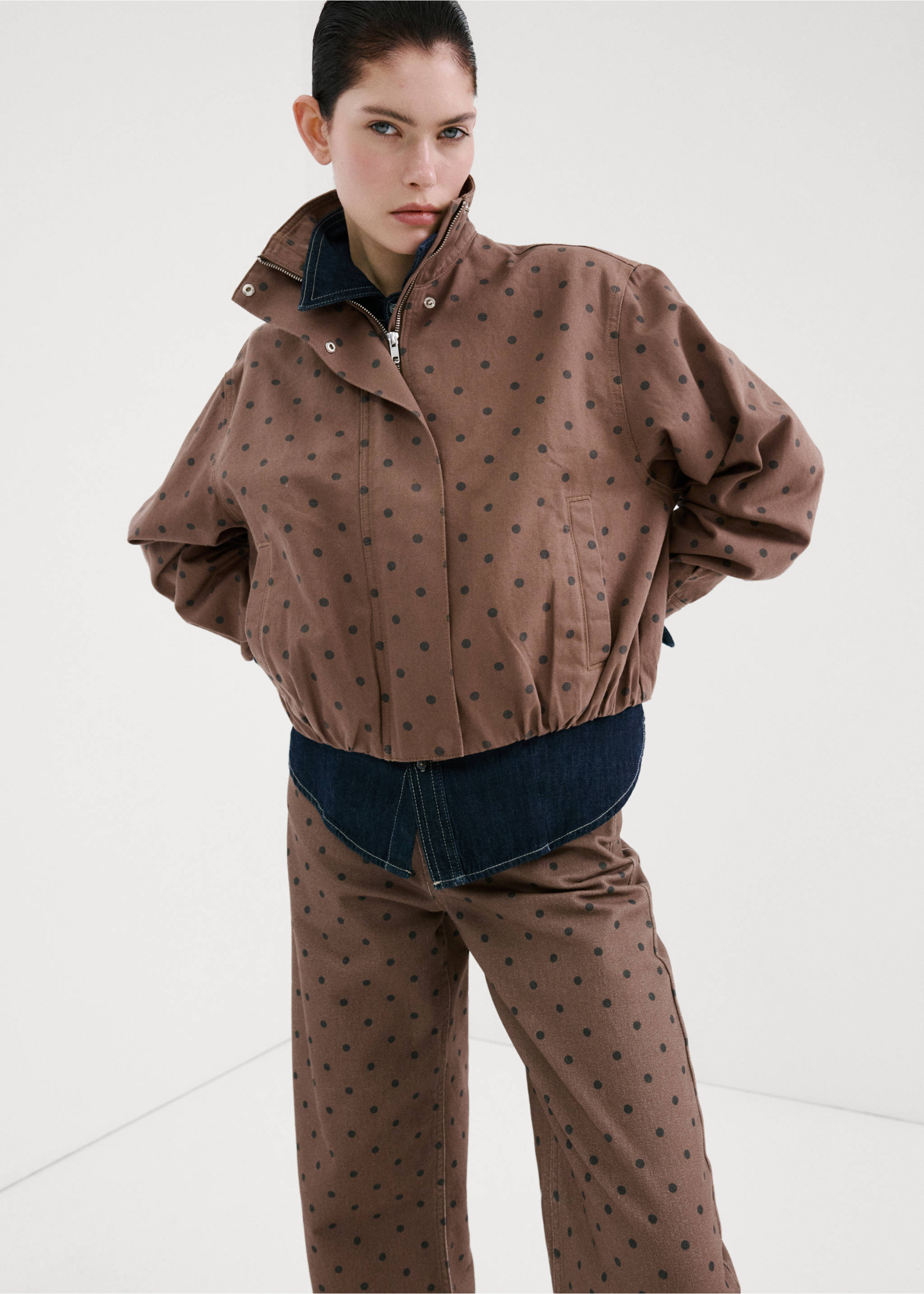 Polka dot balloon jeans - Details of the article 1, Chocolate. Ref: 27004105-00.