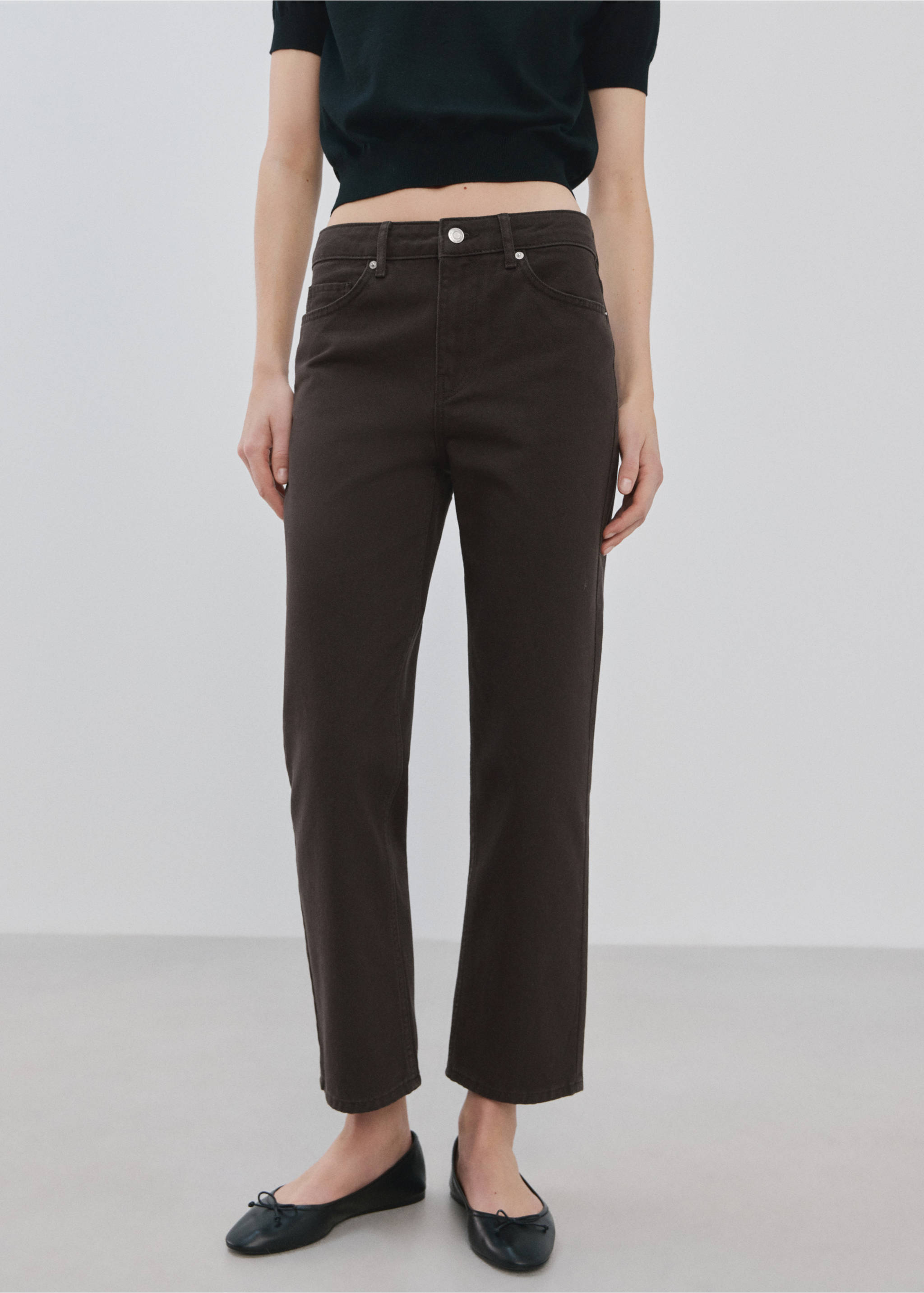 Jean droit taille normale - Plan moyen, Chocolat. Ref: 27004108-00.