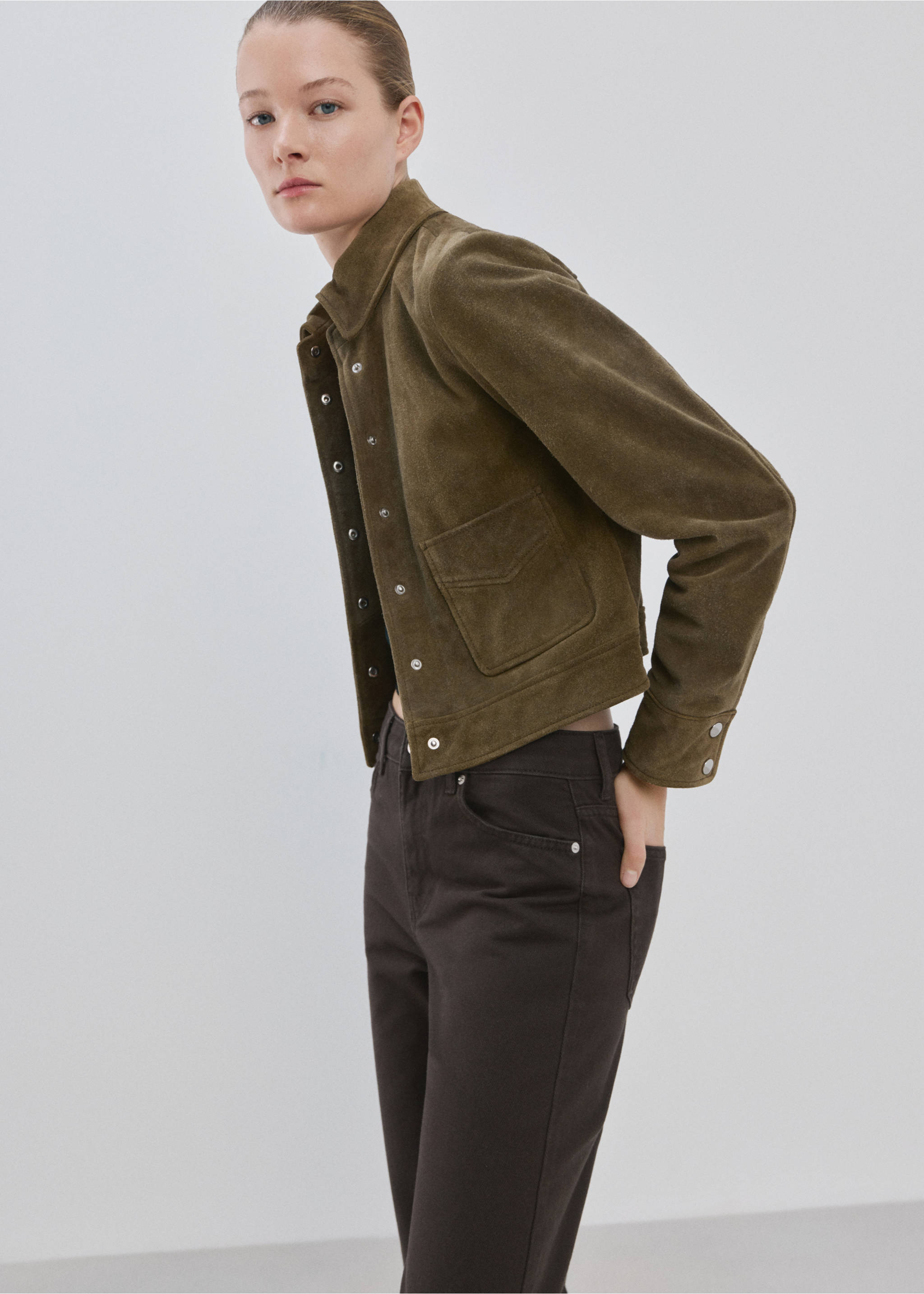 Jean droit taille normale - Détail de l'article 1, Chocolat. Ref: 27004108-00.