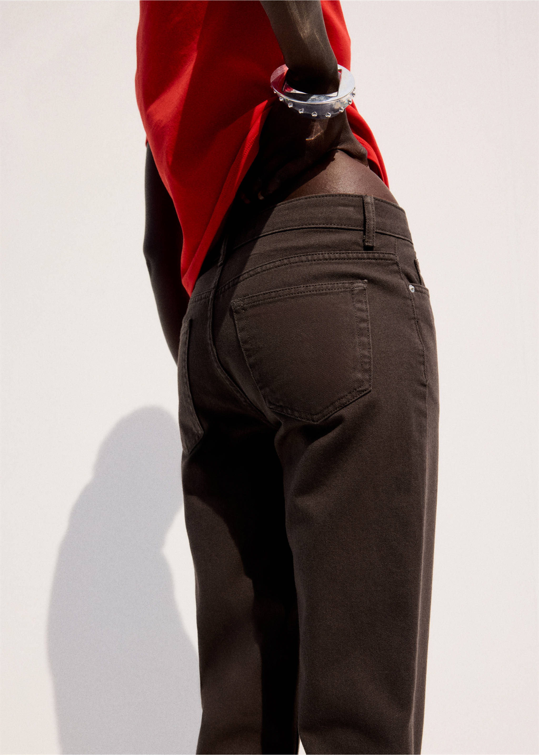 Mid-rise straight jeans - Details of the article 3, Chocolate. Ref: 27004108-00.