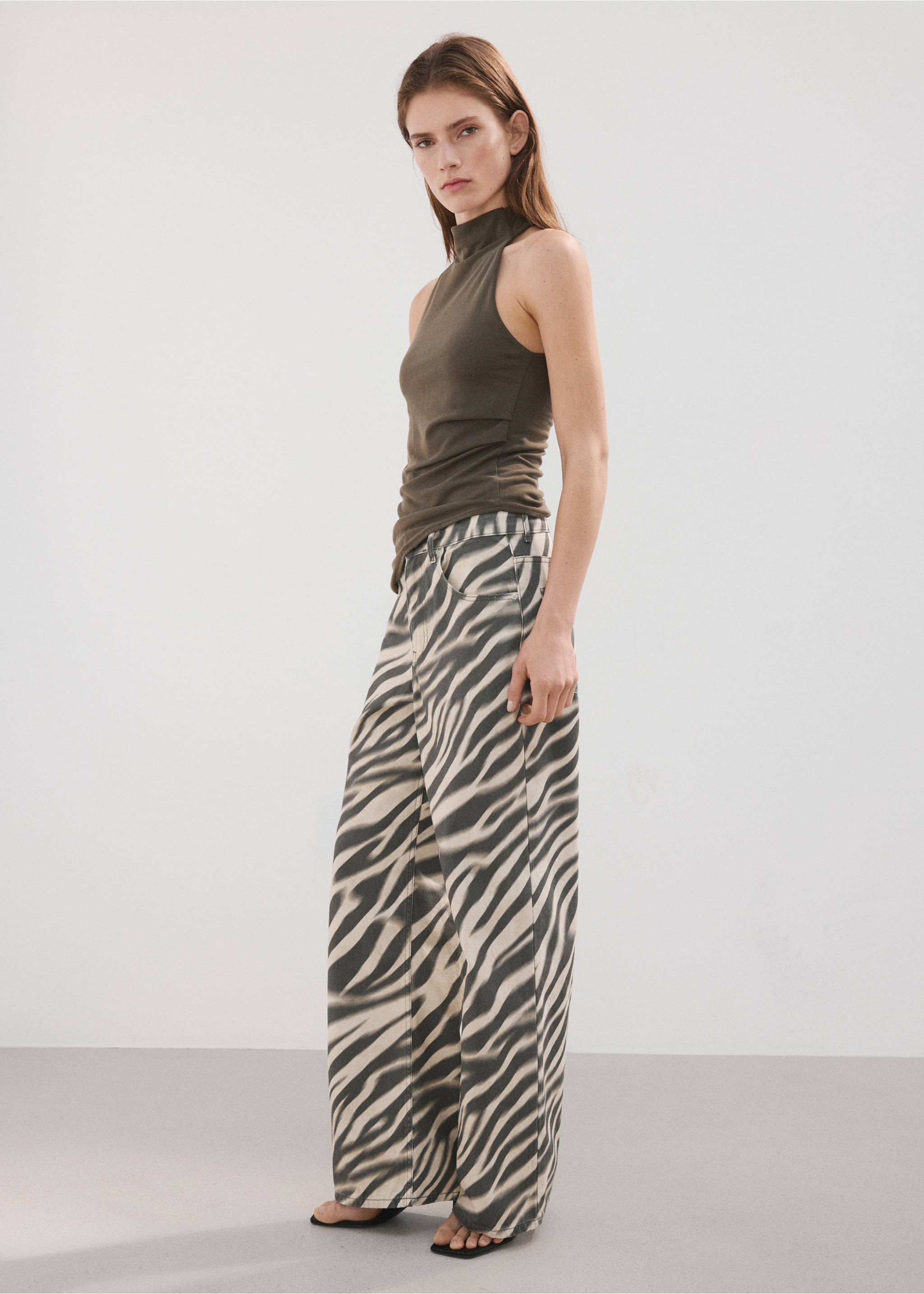 Jean droit imprimé zèbre - Plan général, Blanc cassé. Ref: 27004109-00.