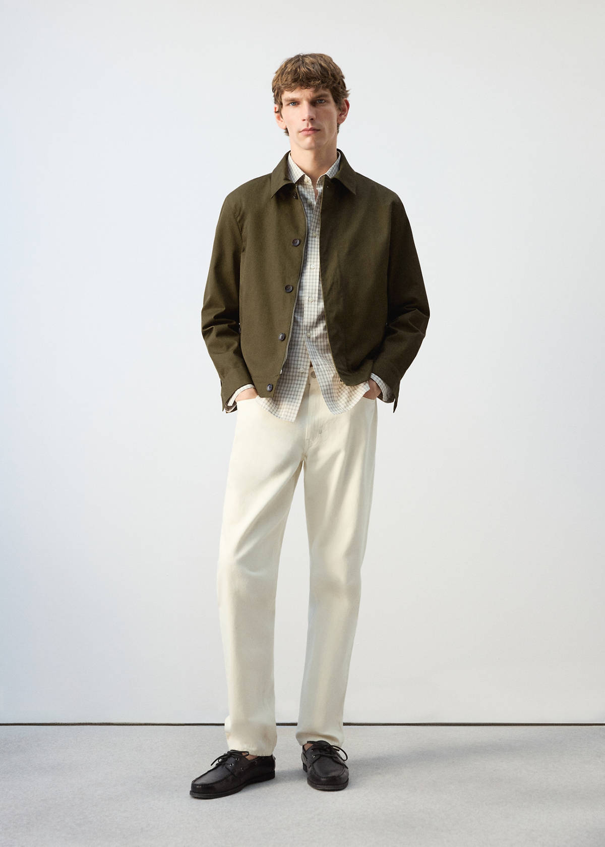 Water-repellent jacket with hidden zip