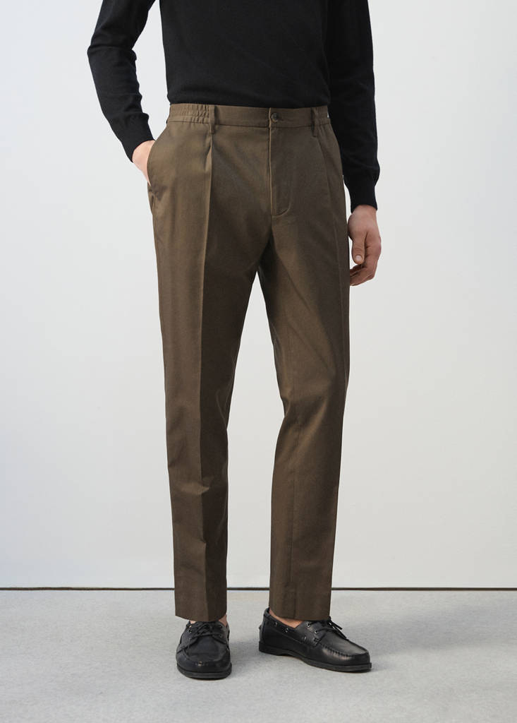 Regular-fit pleated trousers — Brown