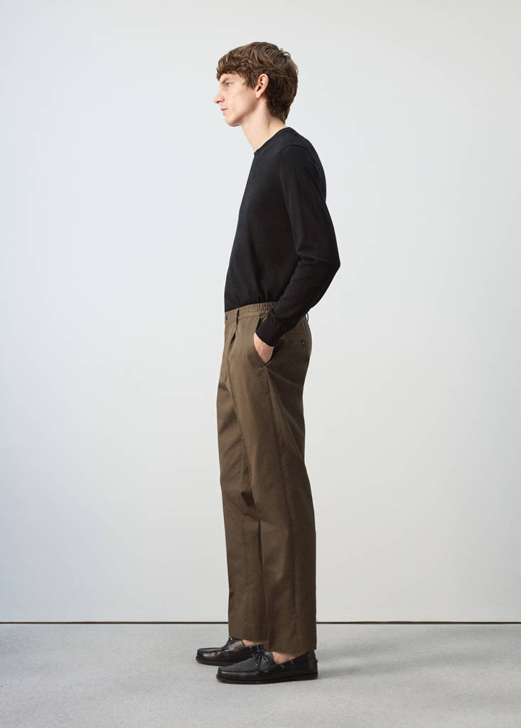 Regular-fit pleated trousers — Brown