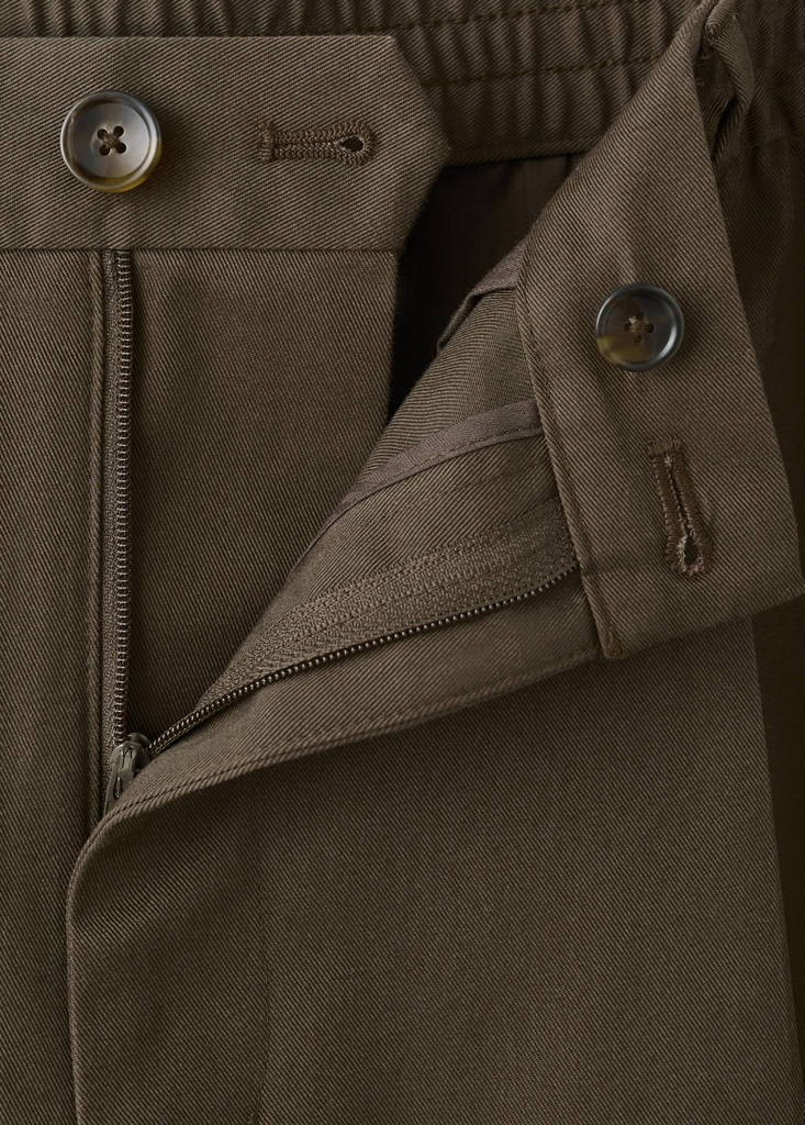 Regular-fit pleated trousers — Brown