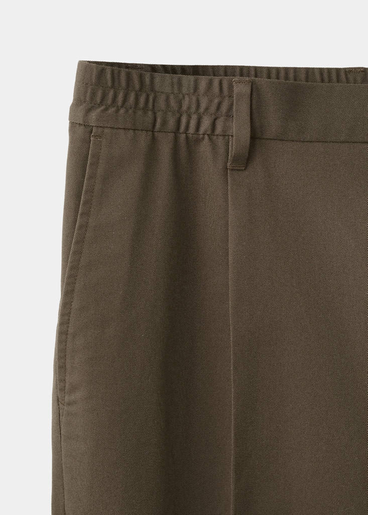 Regular-fit pleated trousers — Brown