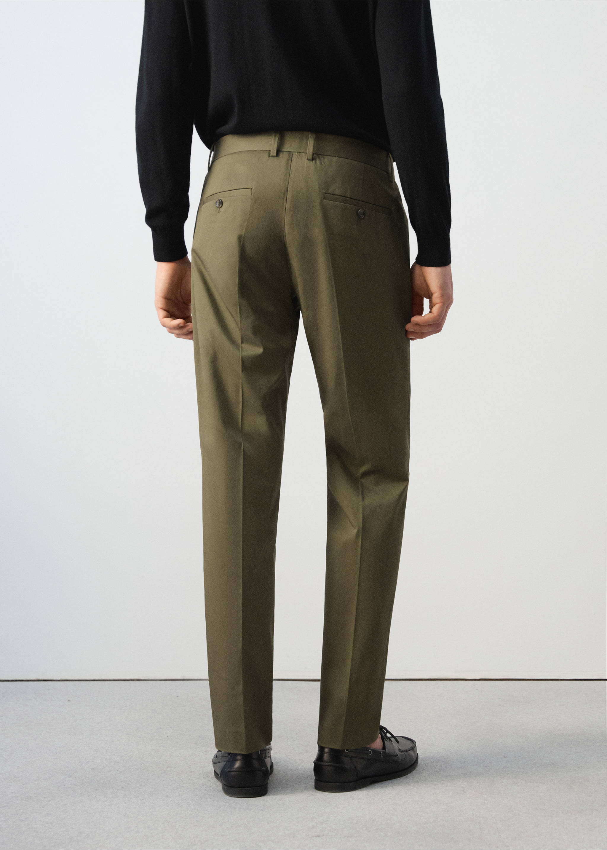 Брюки-чинос Dublino slim fit - Обратная сторона изделия, Оливковый. Ref: 27004418-00.