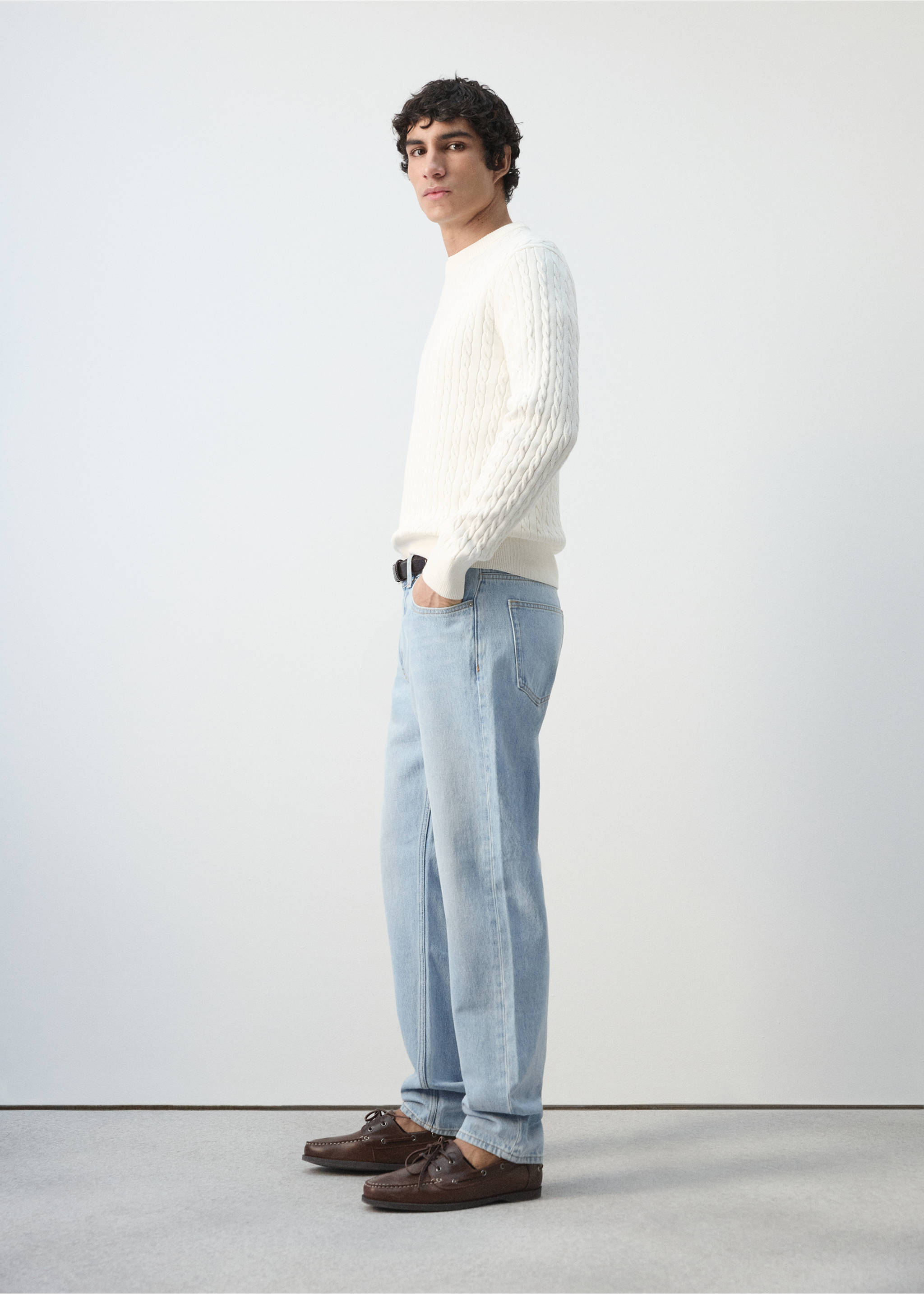 Bob regular-fit jeans - Details of the article 2, Bleach Blue. Ref: 27004432-00.