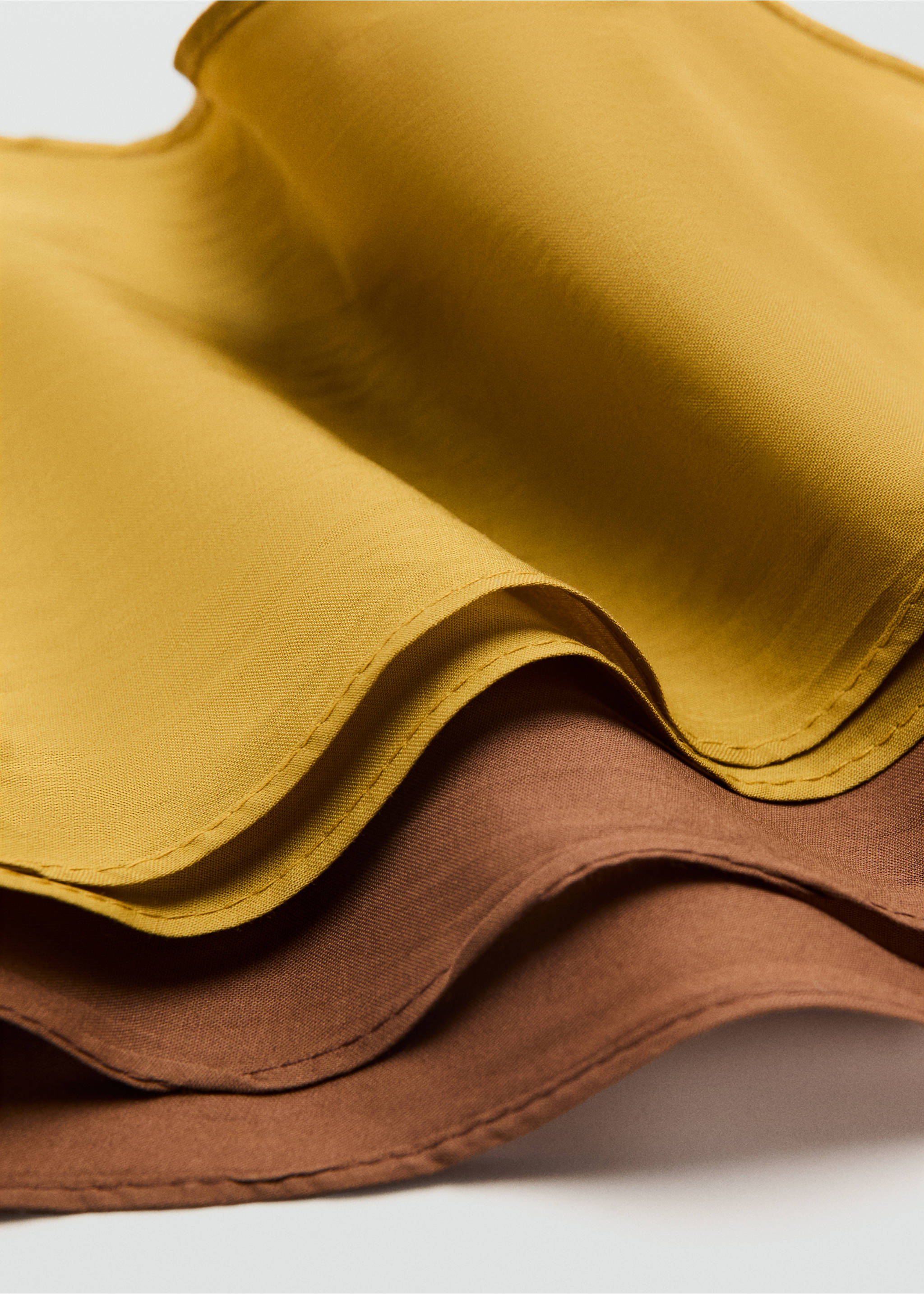 2'li kombine mendil seti - Orta plan, Kahverengi. Ref: 27004437-00.