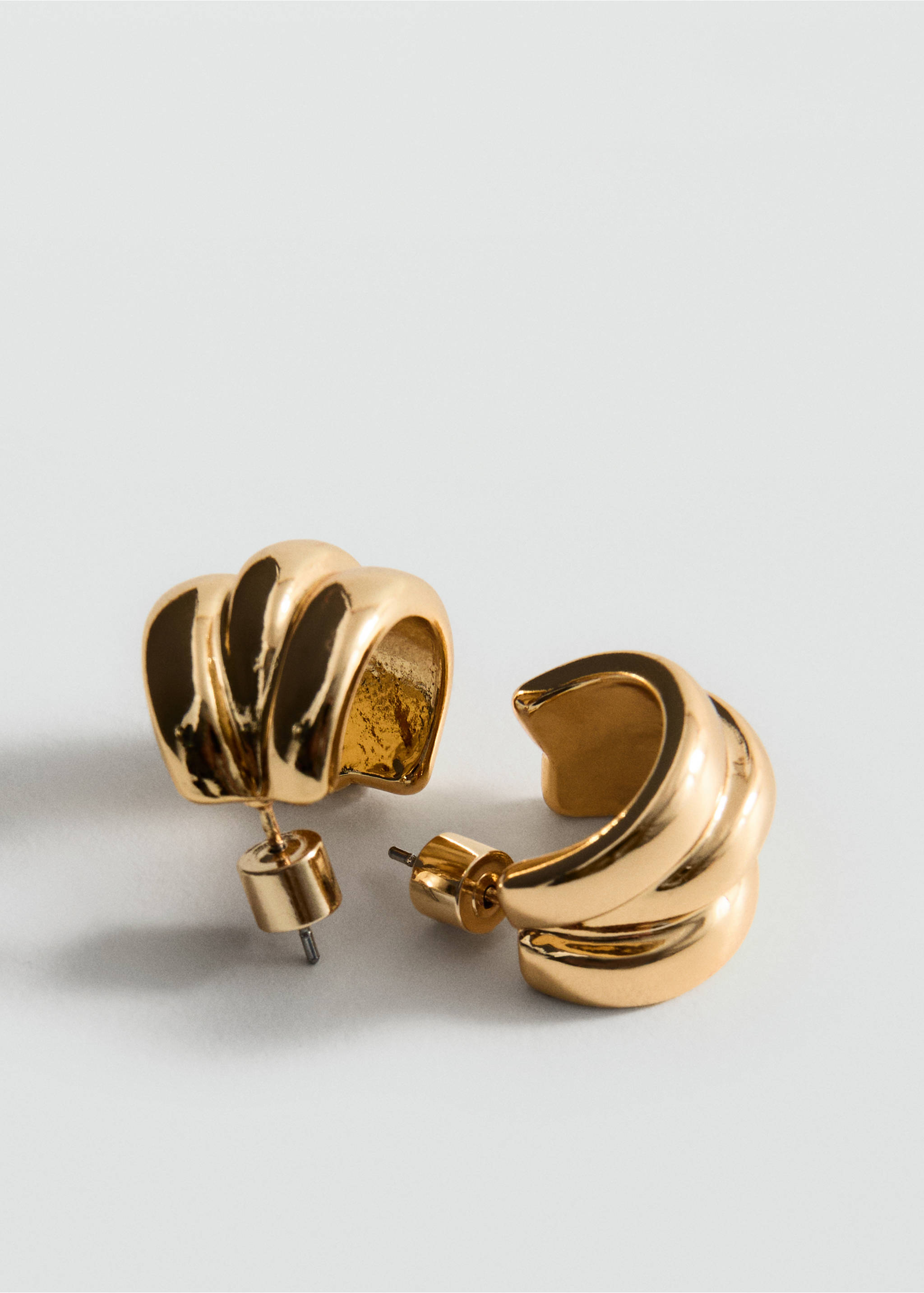 Örhängen halvring relief - Bild av mittparti, Guld. Ref: 27004438-00.