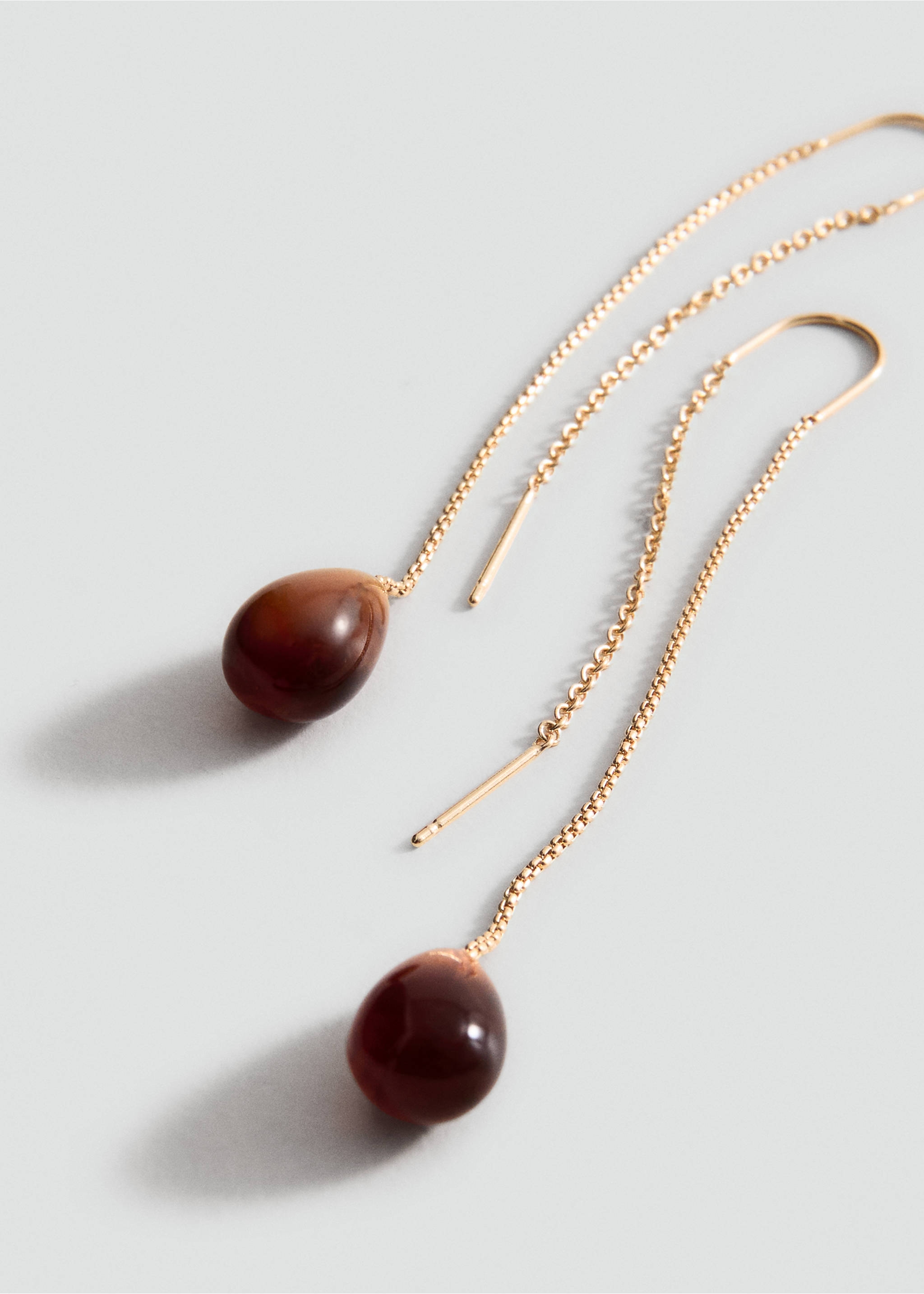 Resin drop hanging earrings - Medium plane, Gold. Ref: 27004440-00.