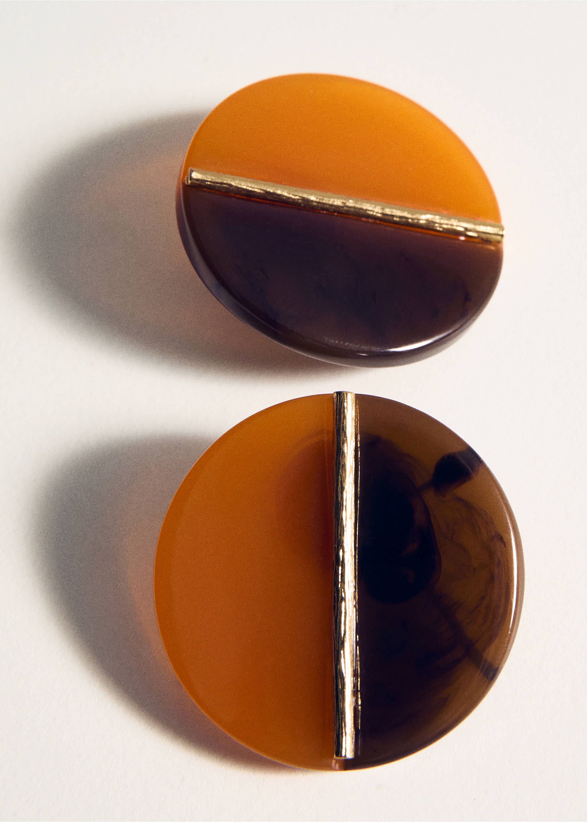 Boucles d'oreilles rondes en résine - Détail de l'article 1, Orange. Ref: 27004447-00.