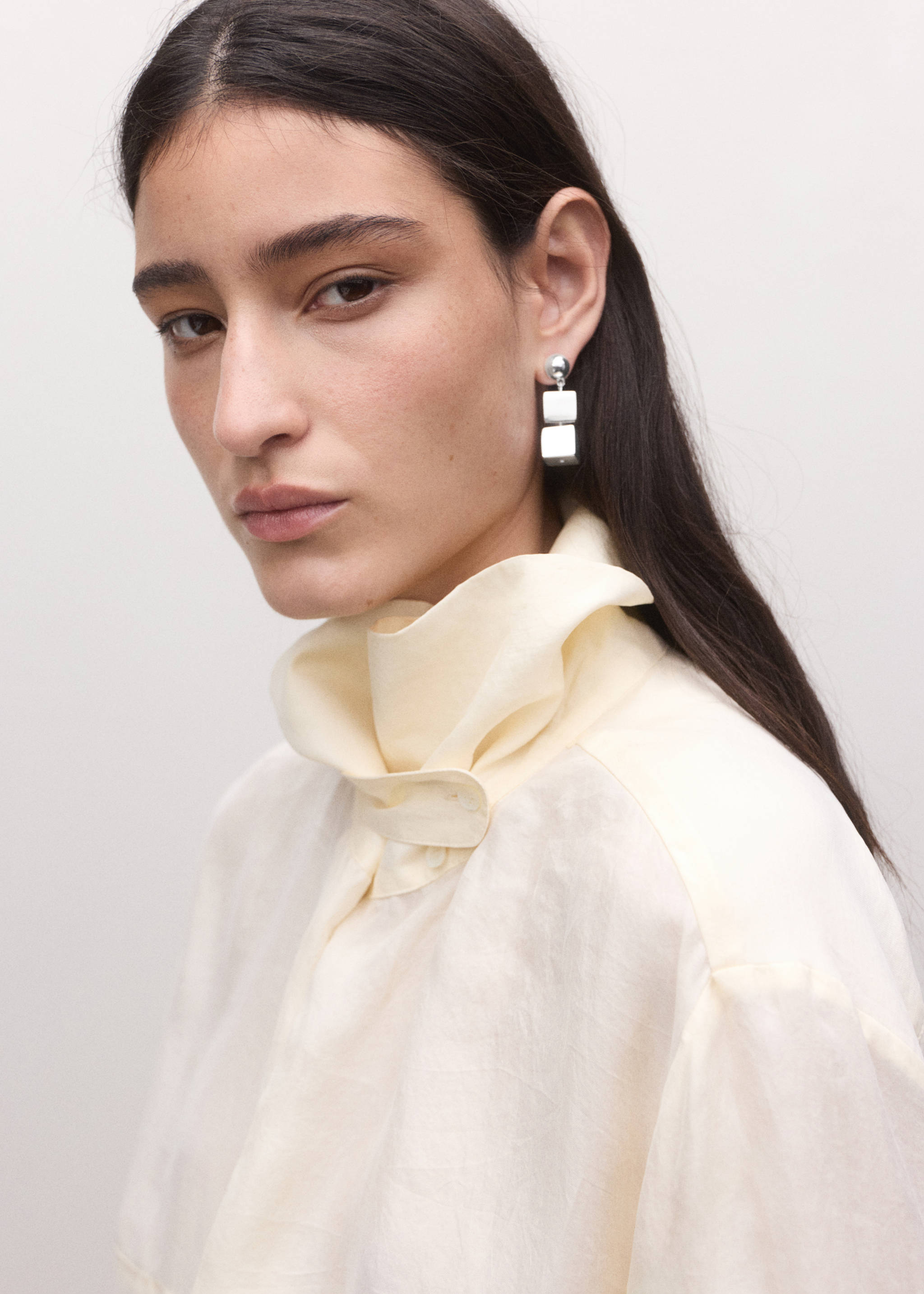 Dangling metallic cube earrings - Details of the article 9, Silver. Ref: 27004448-00.