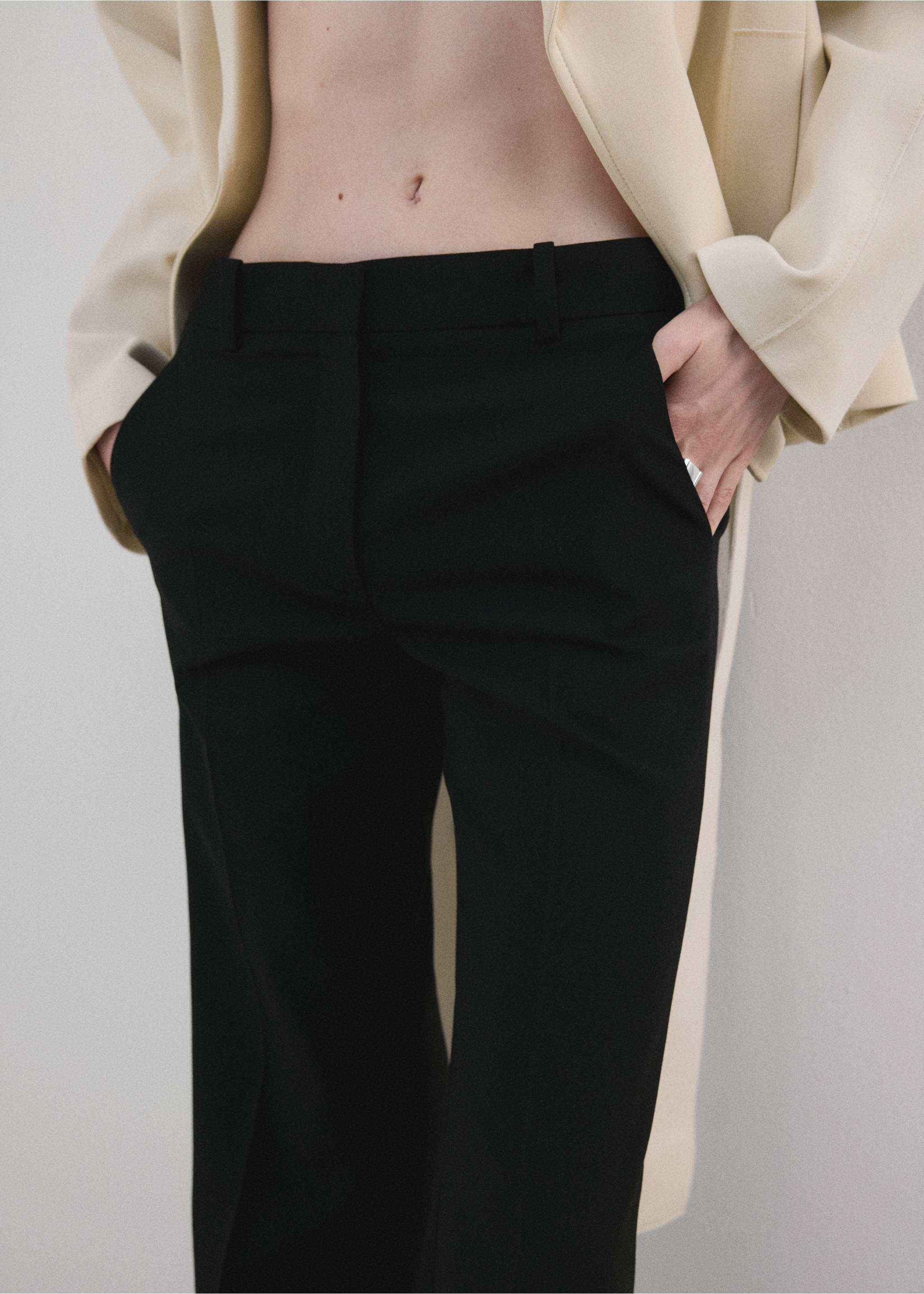 Mid-rise flare trousers - Details of the article 4, Black. Ref: 27004452-01.