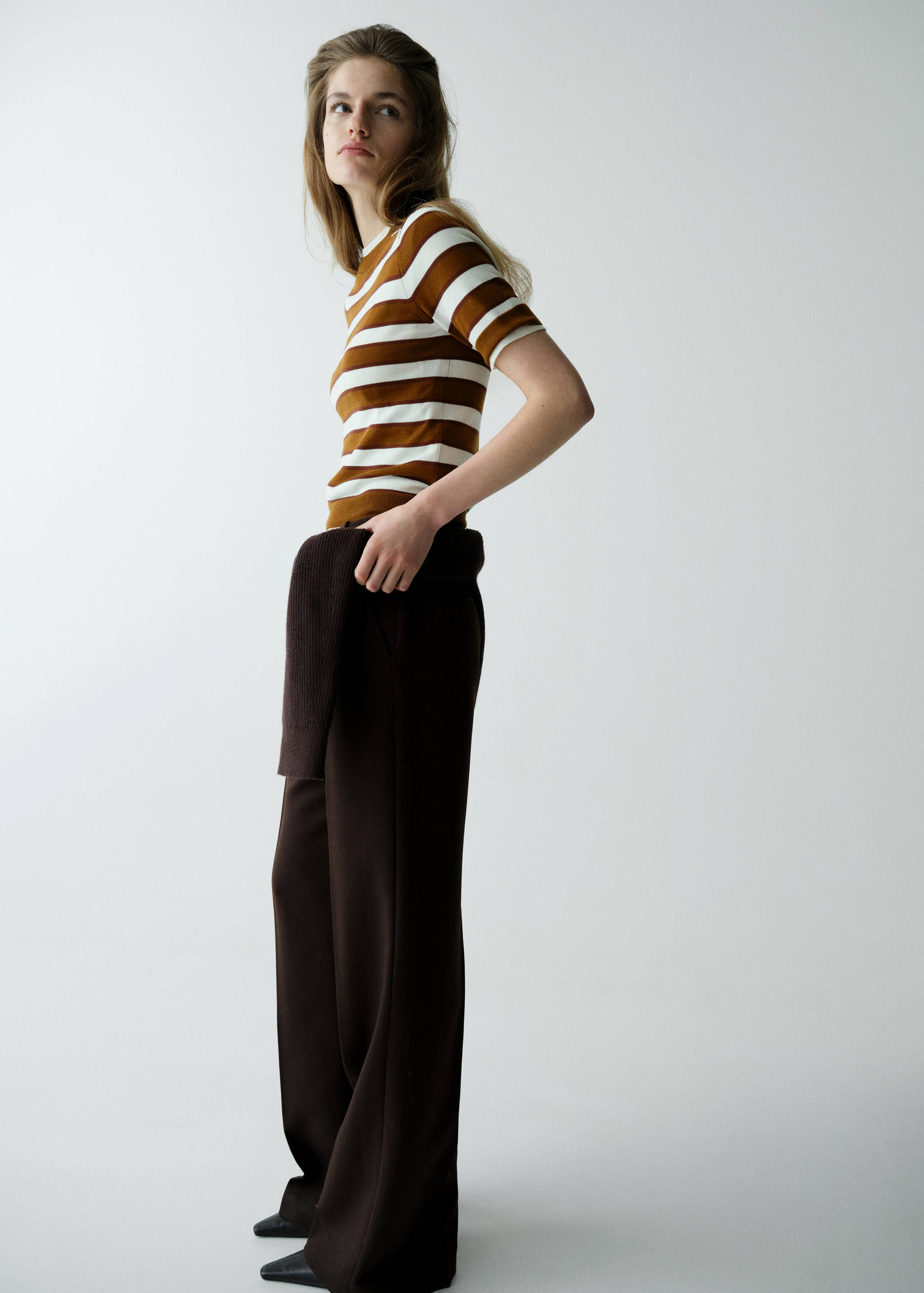 Short-sleeved knitted sweater - General plane