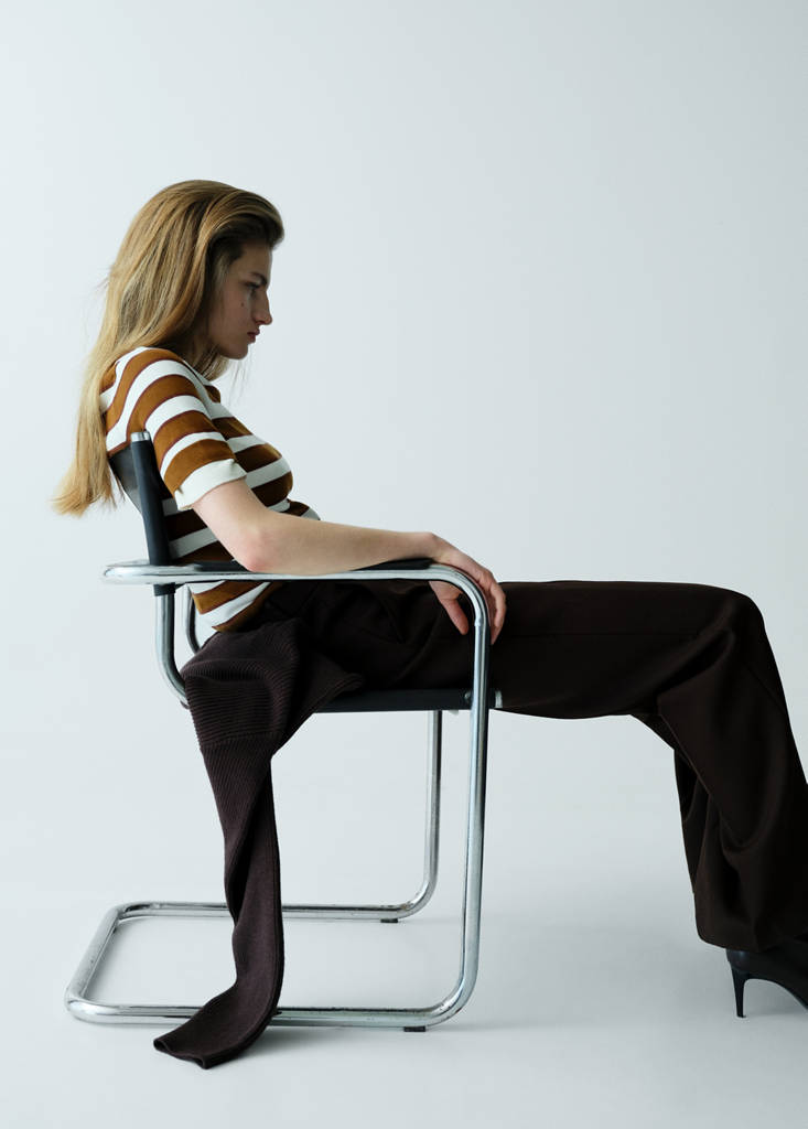 Short-sleeved knitted sweater — Caramel