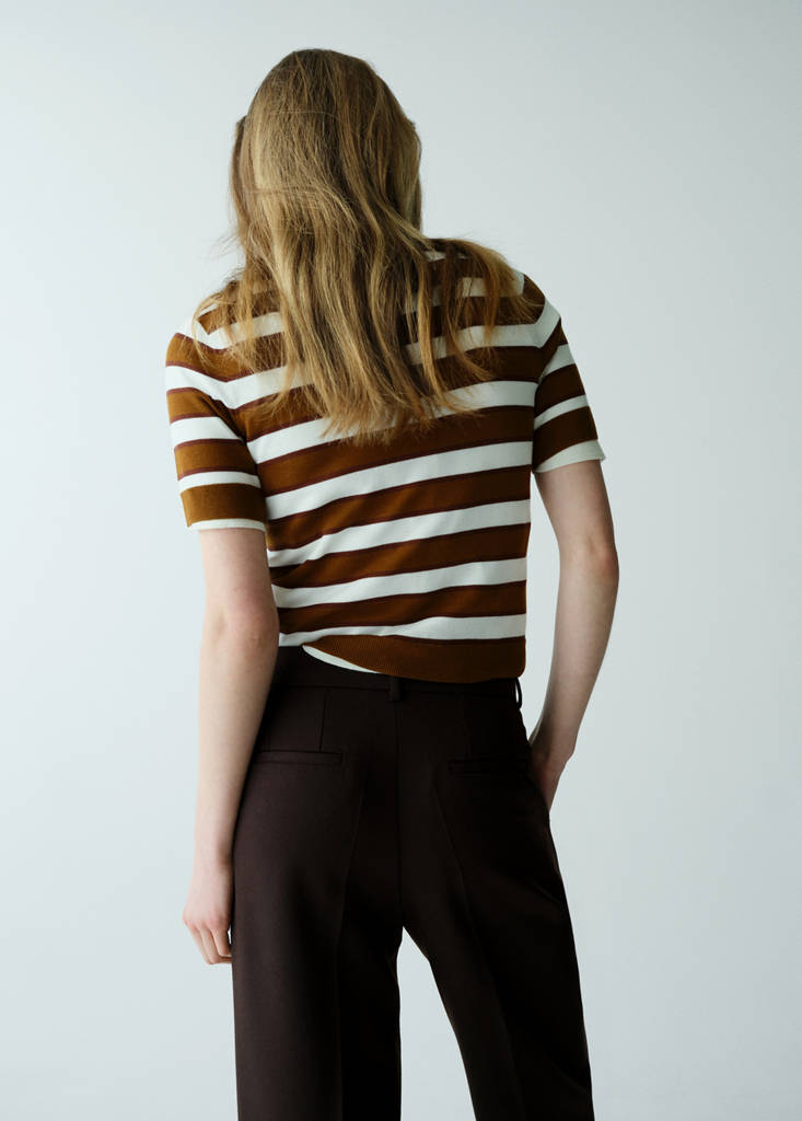 Short-sleeved knitted sweater — Caramel