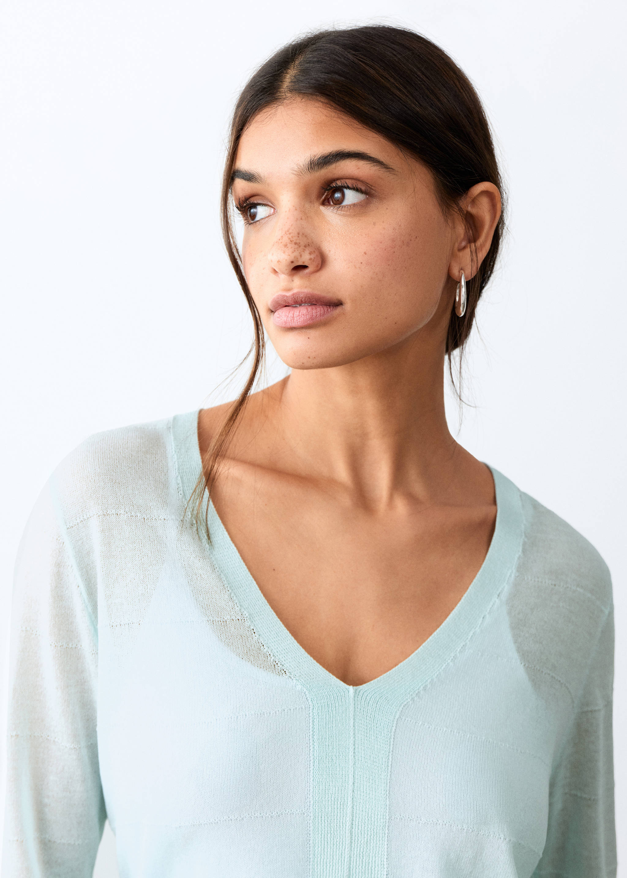 Jumper with slit detail - Details of the article 1