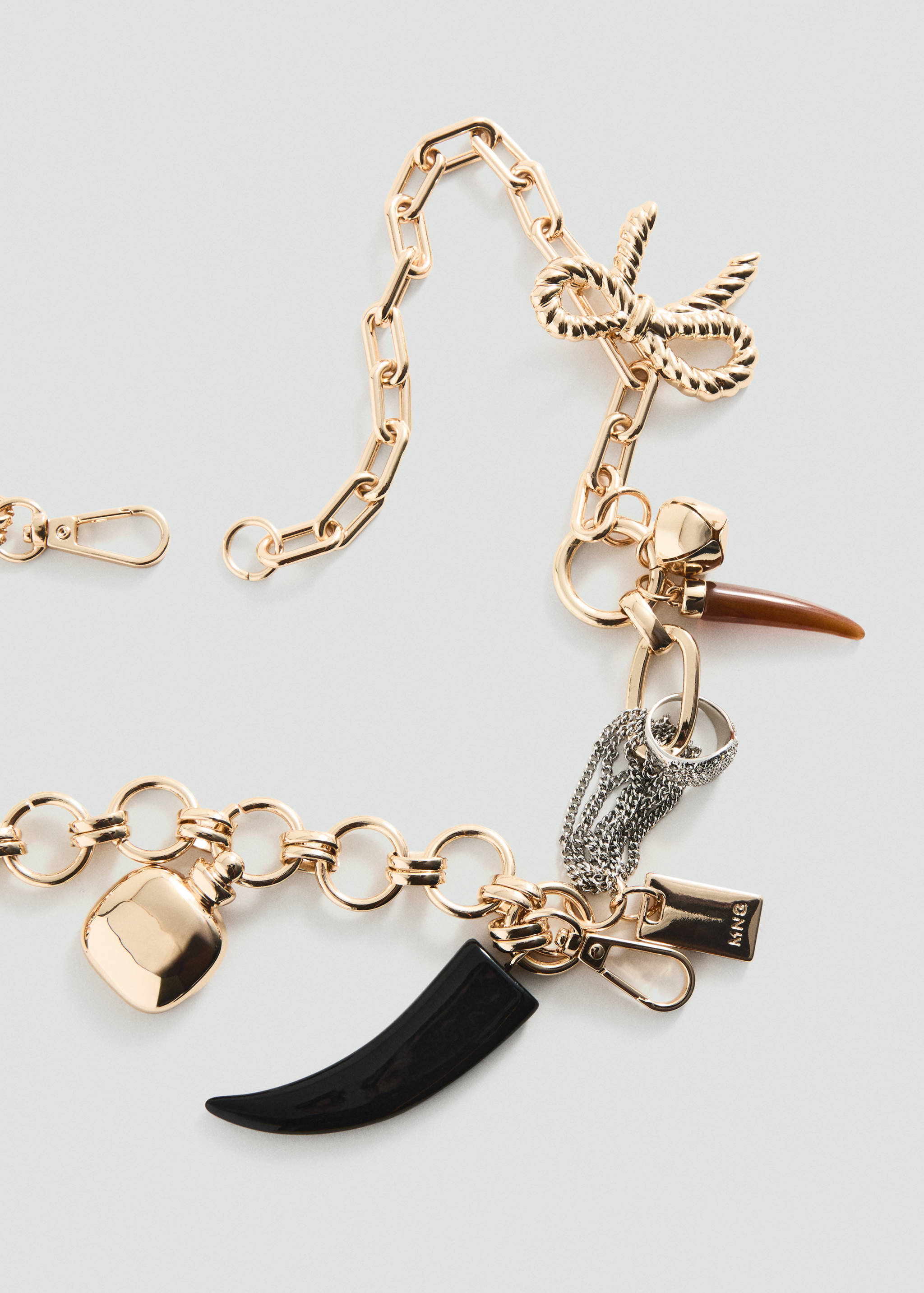 Collier maxipendentifs combinés - Plan moyen