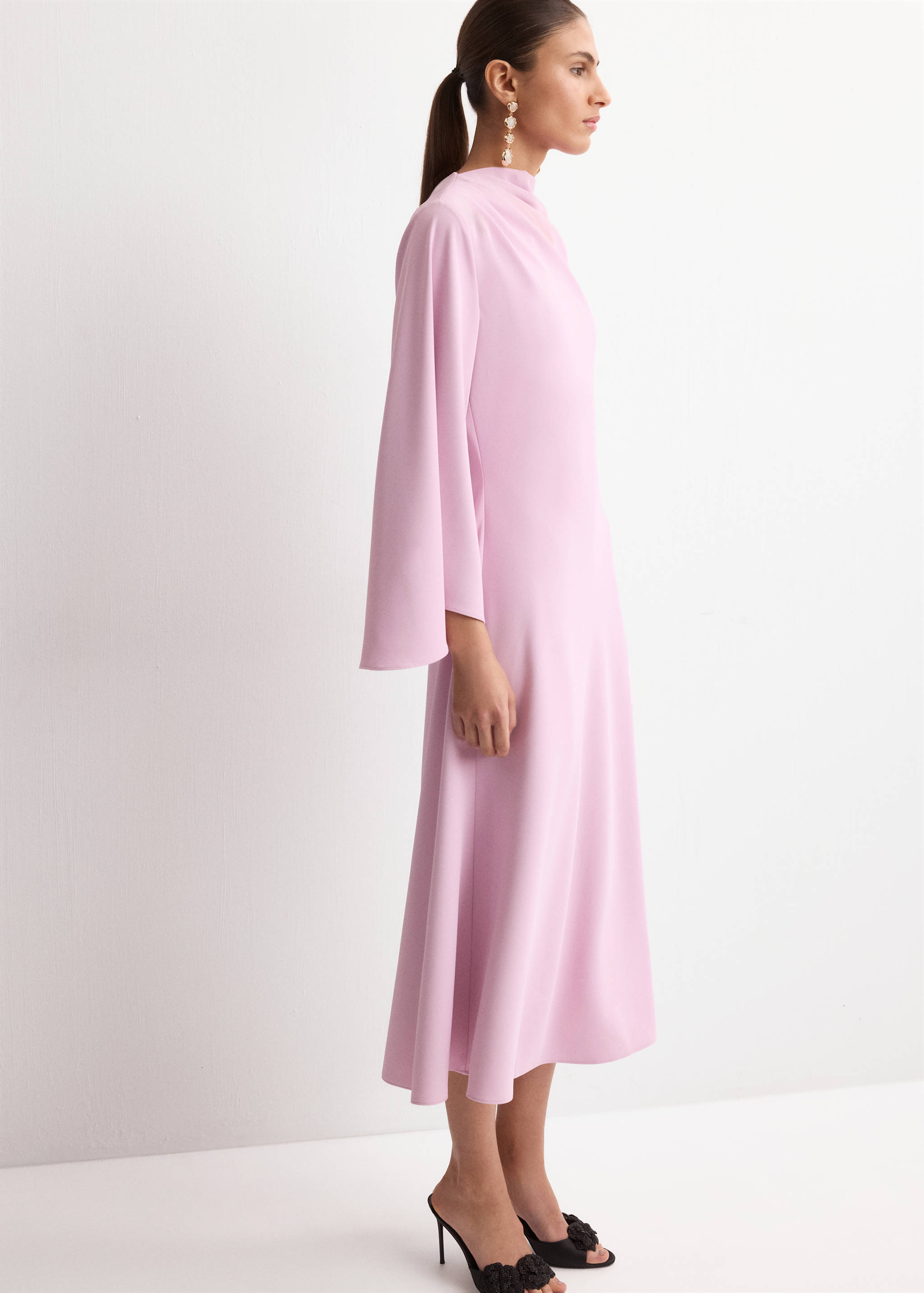 Flared-sleeve satin dress - Details of the article 2