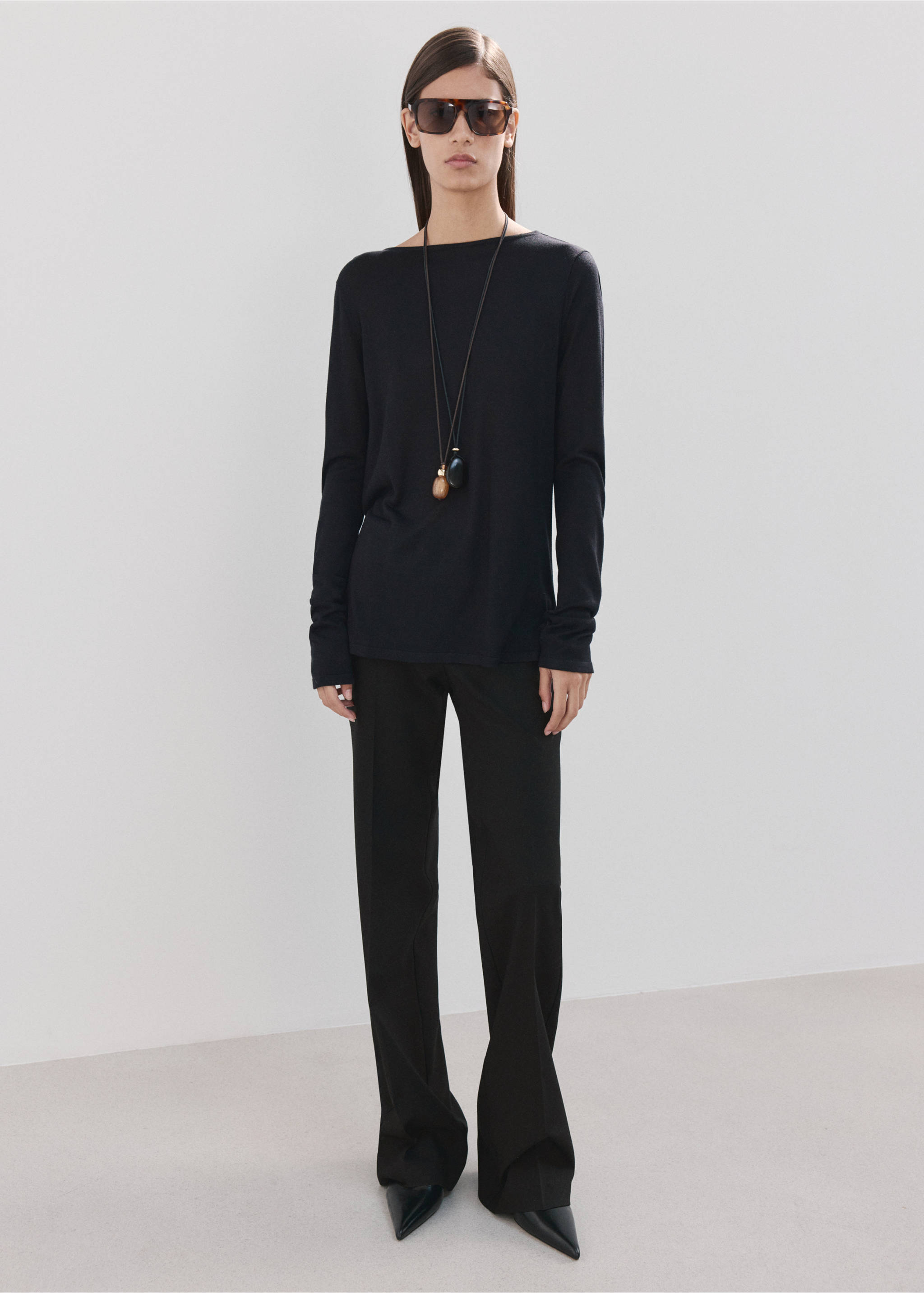 Strickpullover mit drapiertem Rücken - Allgemeine Ansicht, Schwarz. Ref: 27005827-00.