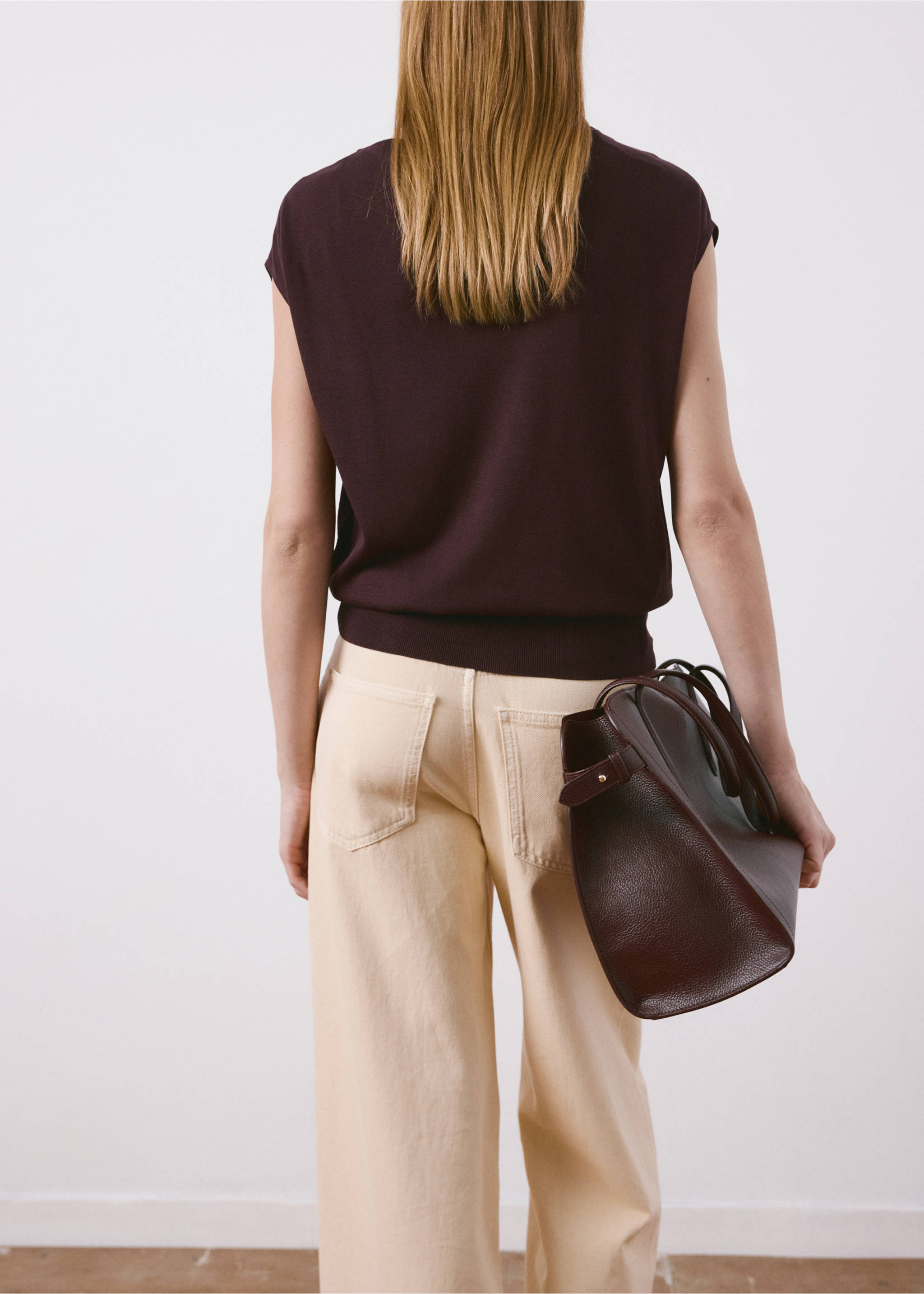 Short-sleeved knitted sweater - Reverse of the article, Wine. Ref: 27005828-00.