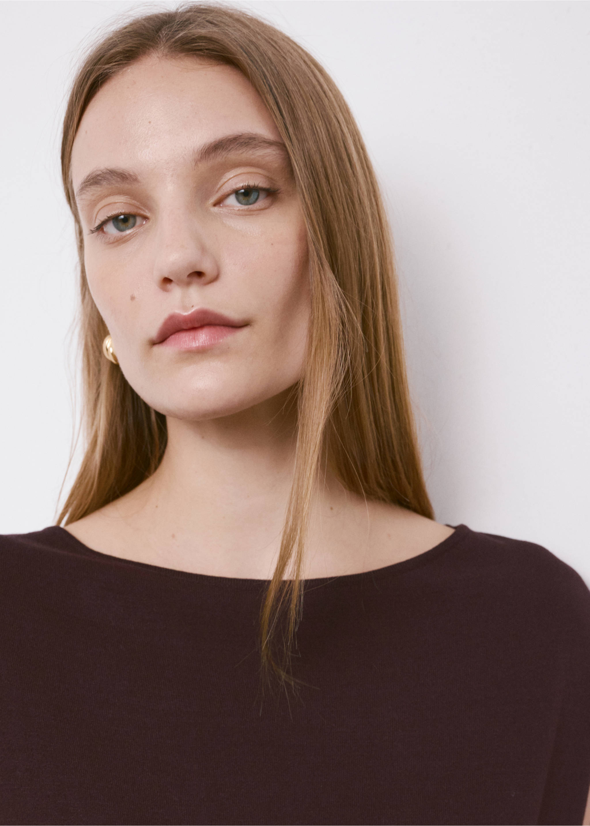 Short-sleeved knitted sweater - Details of the article 1, Wine. Ref: 27005828-00.