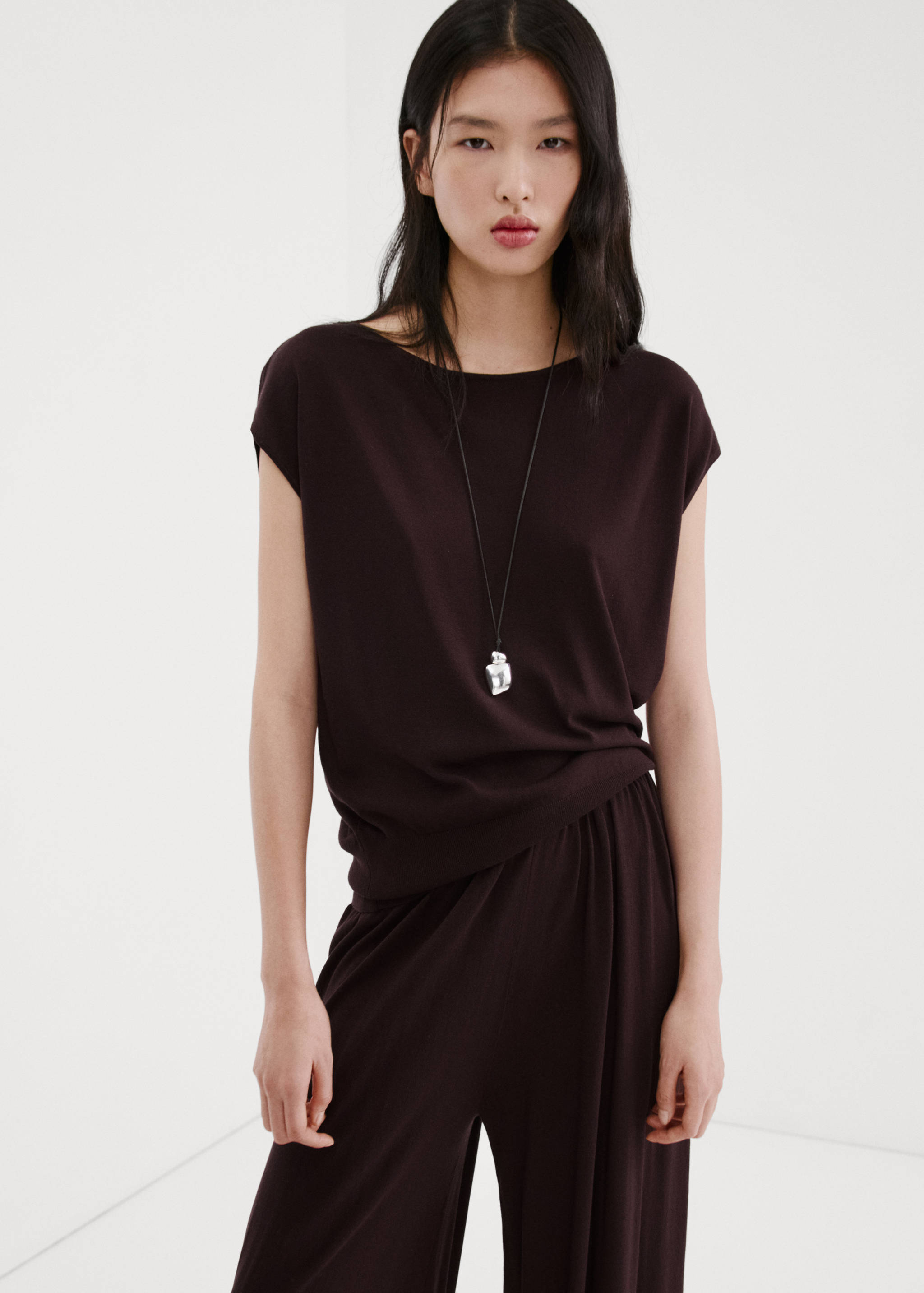 Short-sleeved knitted sweater - Medium plane