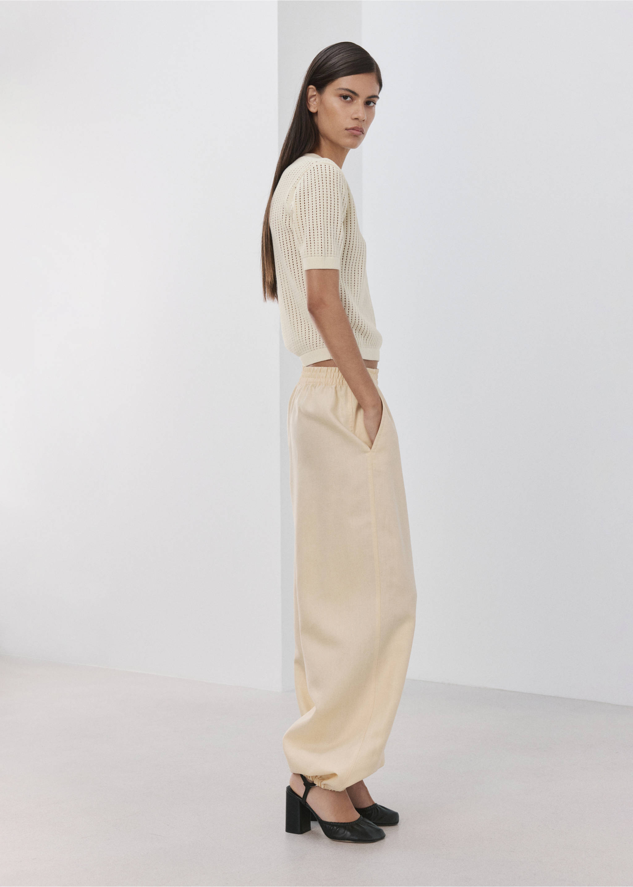 Short-sleeved openwork knitted sweater - General plane, Ecru. Ref: 27005830-00.