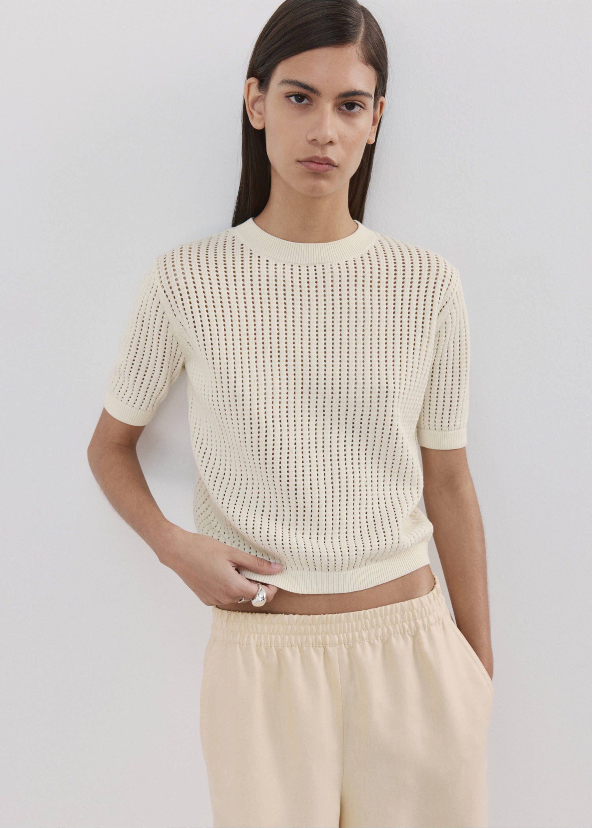 Short-sleeved openwork knitted sweater - Medium plane, Ecru. Ref: 27005830-00.