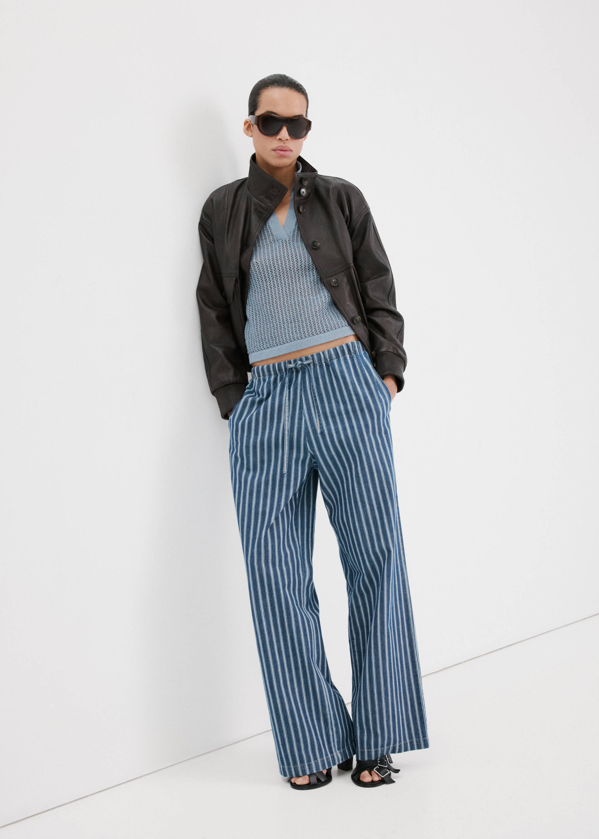 Ажурный джемпер с воротником поло - Общий план