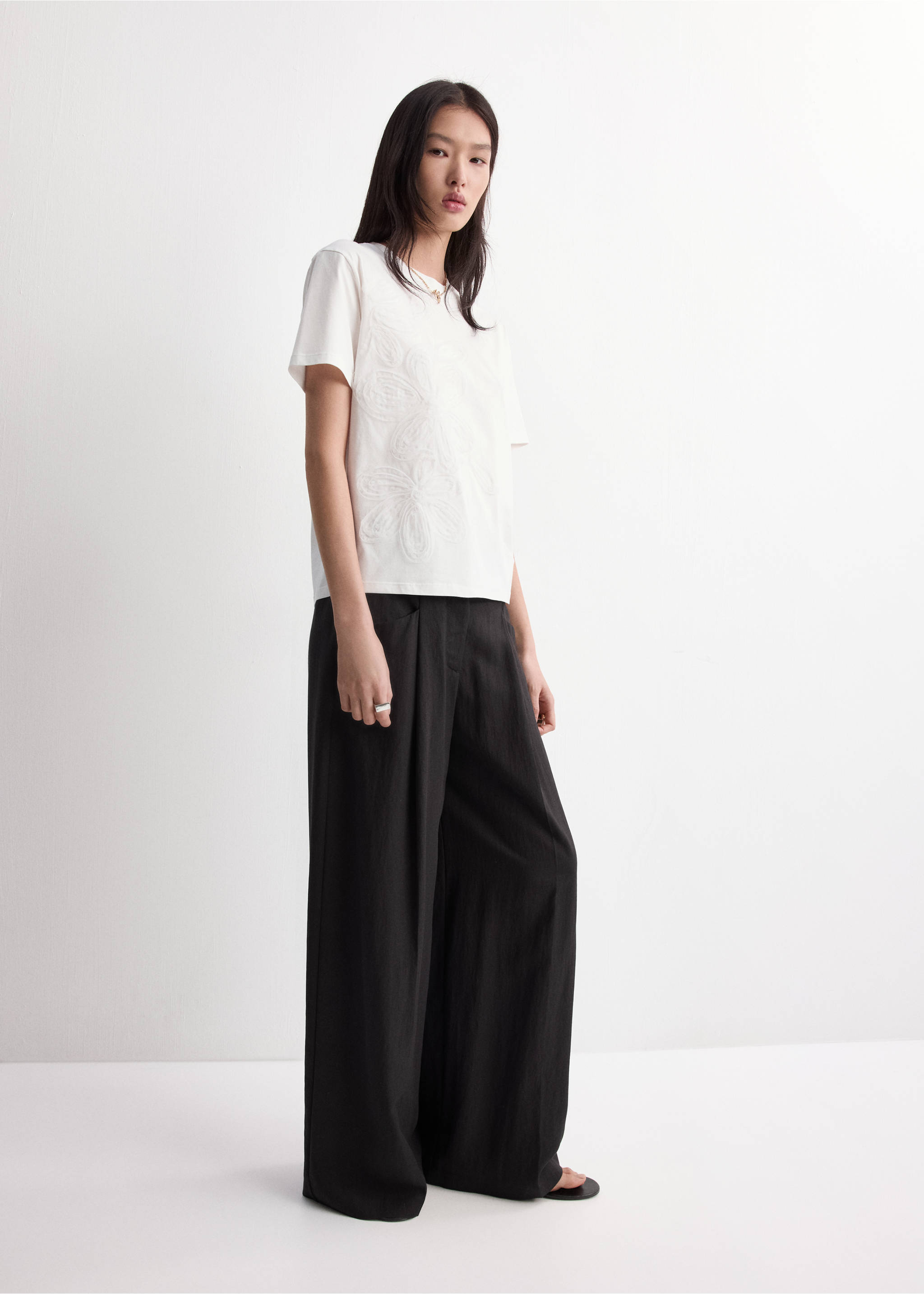 Pamučna majica s cvjetnim vezom - Opći prikaz, Bjeličasta. Ref: 27005832-00.