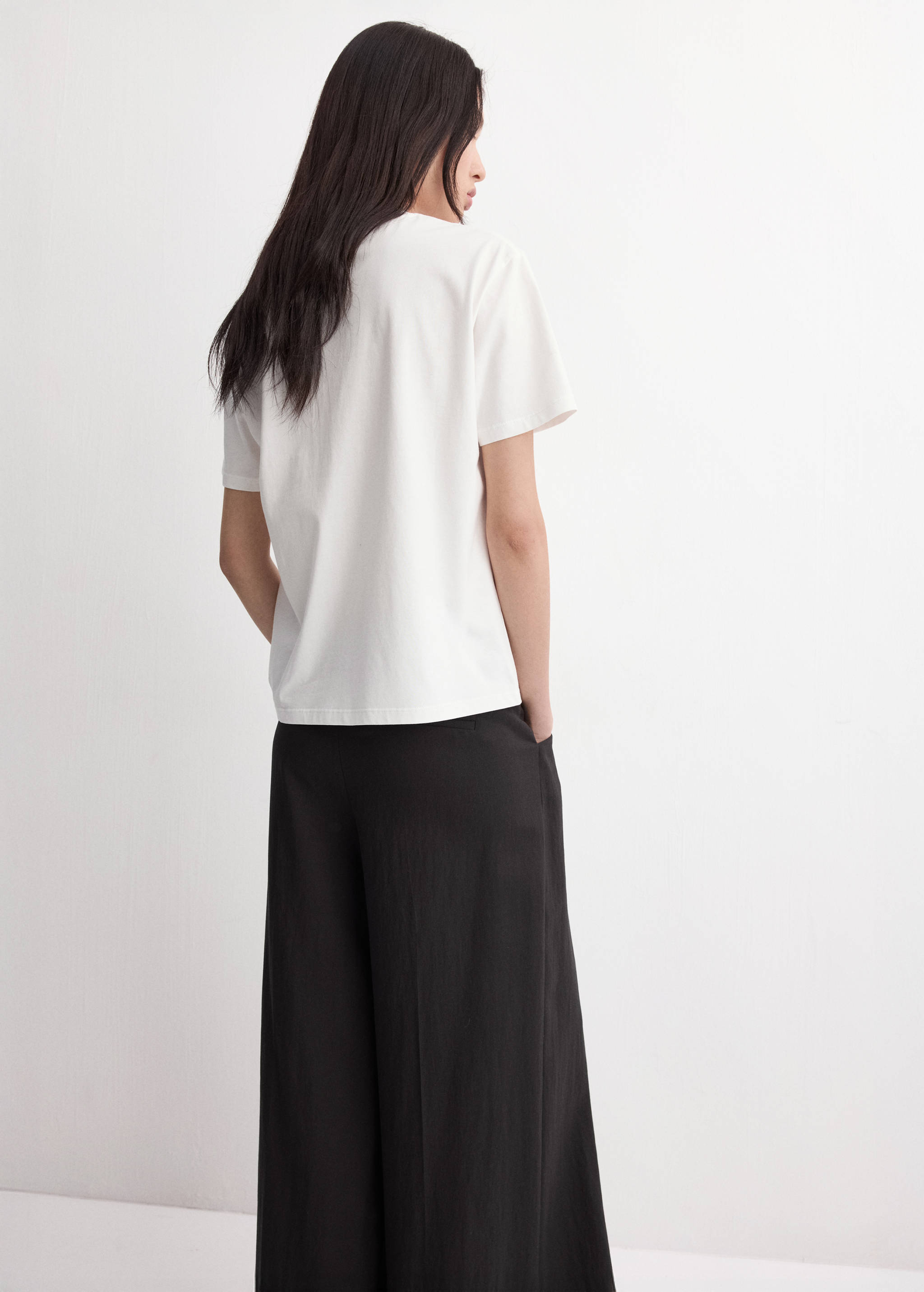 Футболка з бавовни з квітковою вишивкою - Зворотна сторона товару