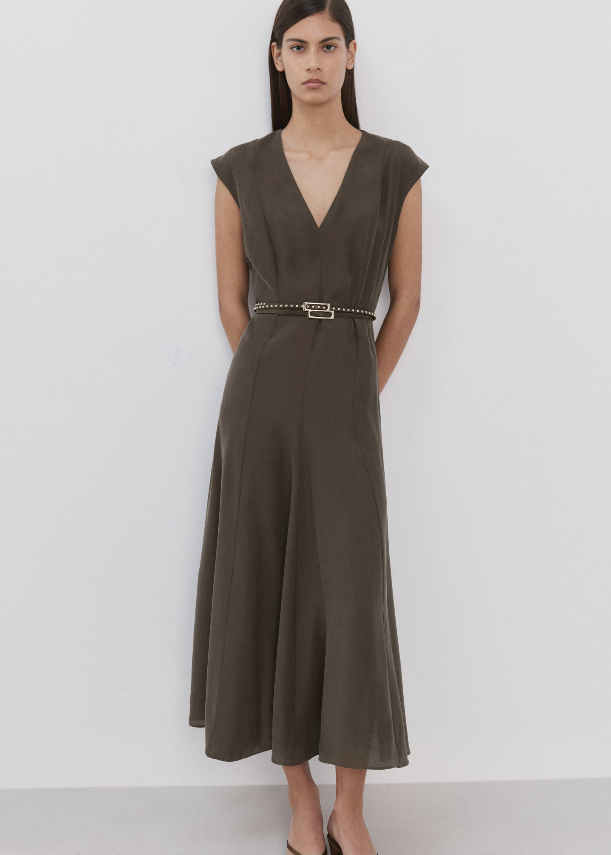 Robe évasée double ceinture - Plan moyen, Marron. Ref: 27005834-00.