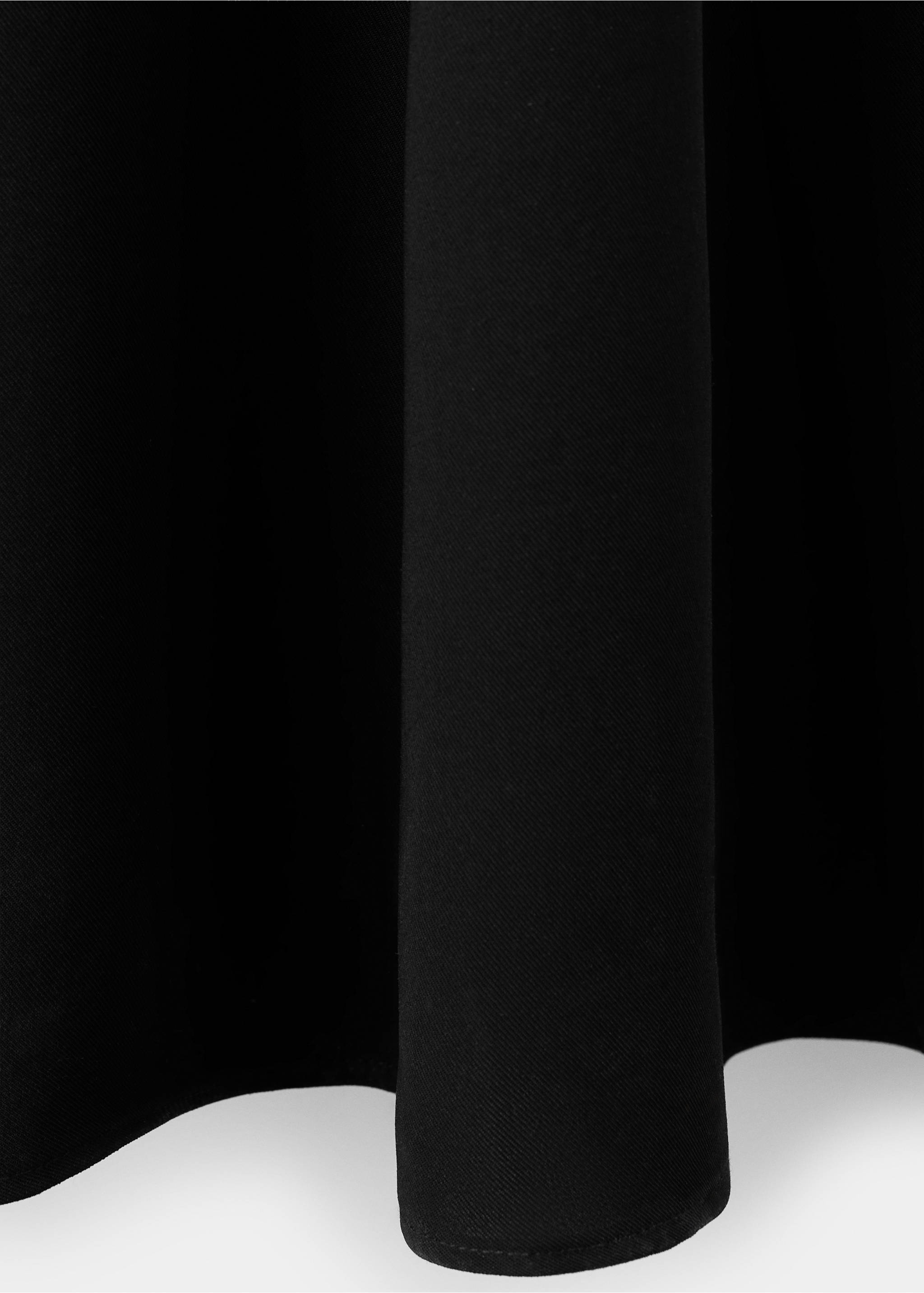 Vestido de gola alta com godé - Pormenor do artigo 0, Preto. Ref: 27005835-00.