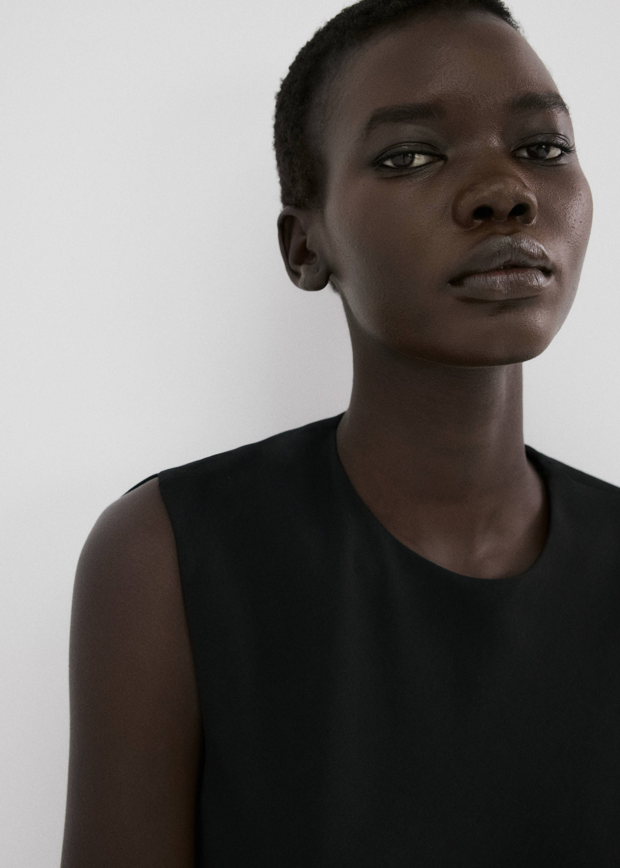 Sukienka midi z odkrytymi plecami - Szczegóły artykułu 1