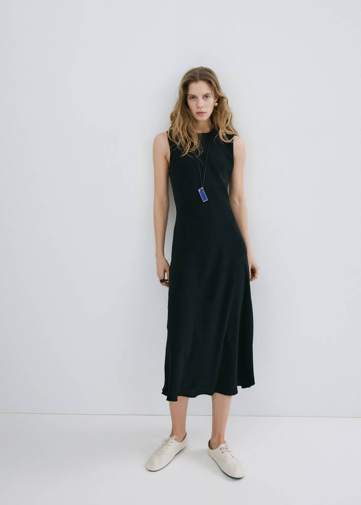 Midi-dress with open back — Black