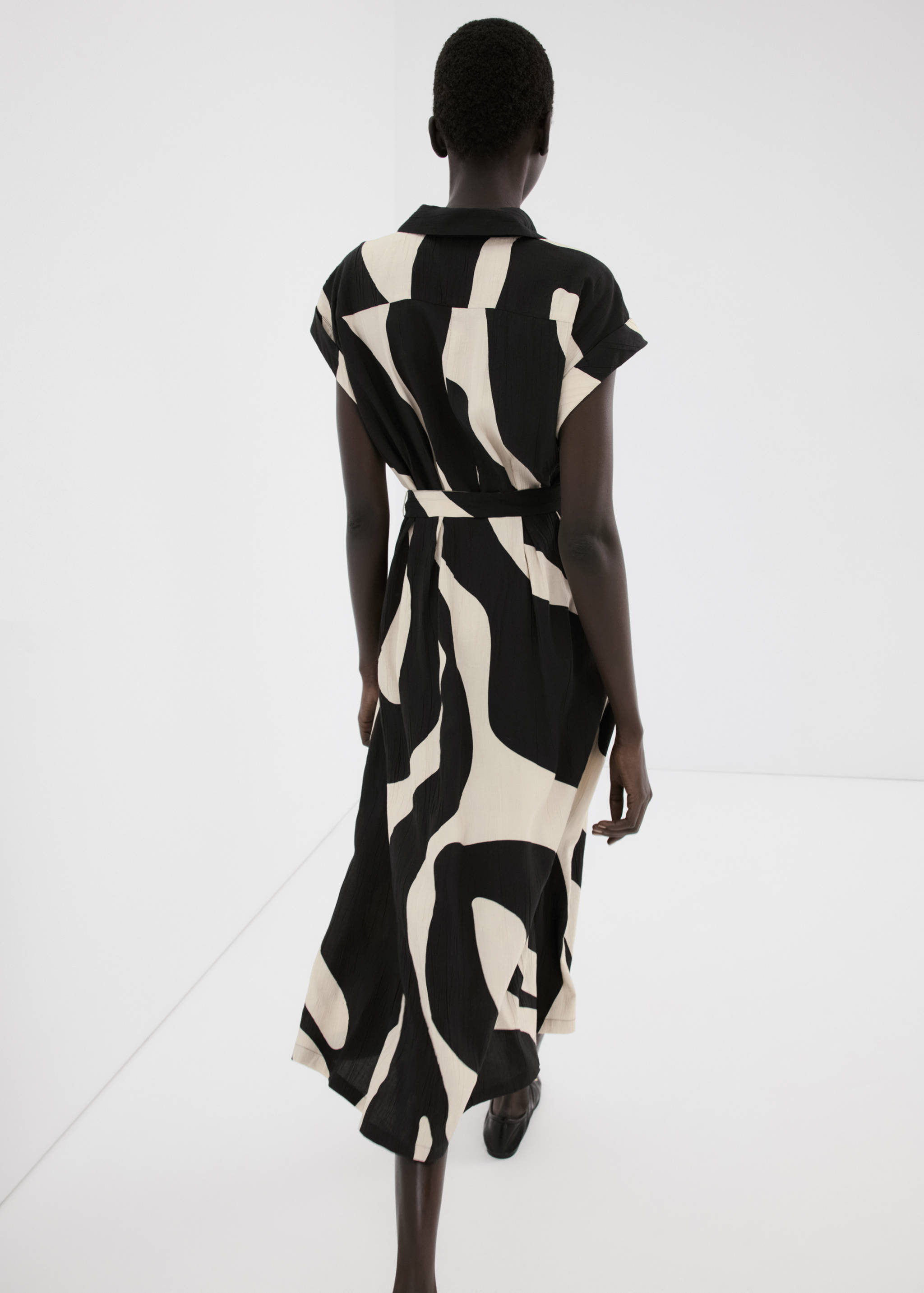 Long printed shirt dress - Reverse of the article